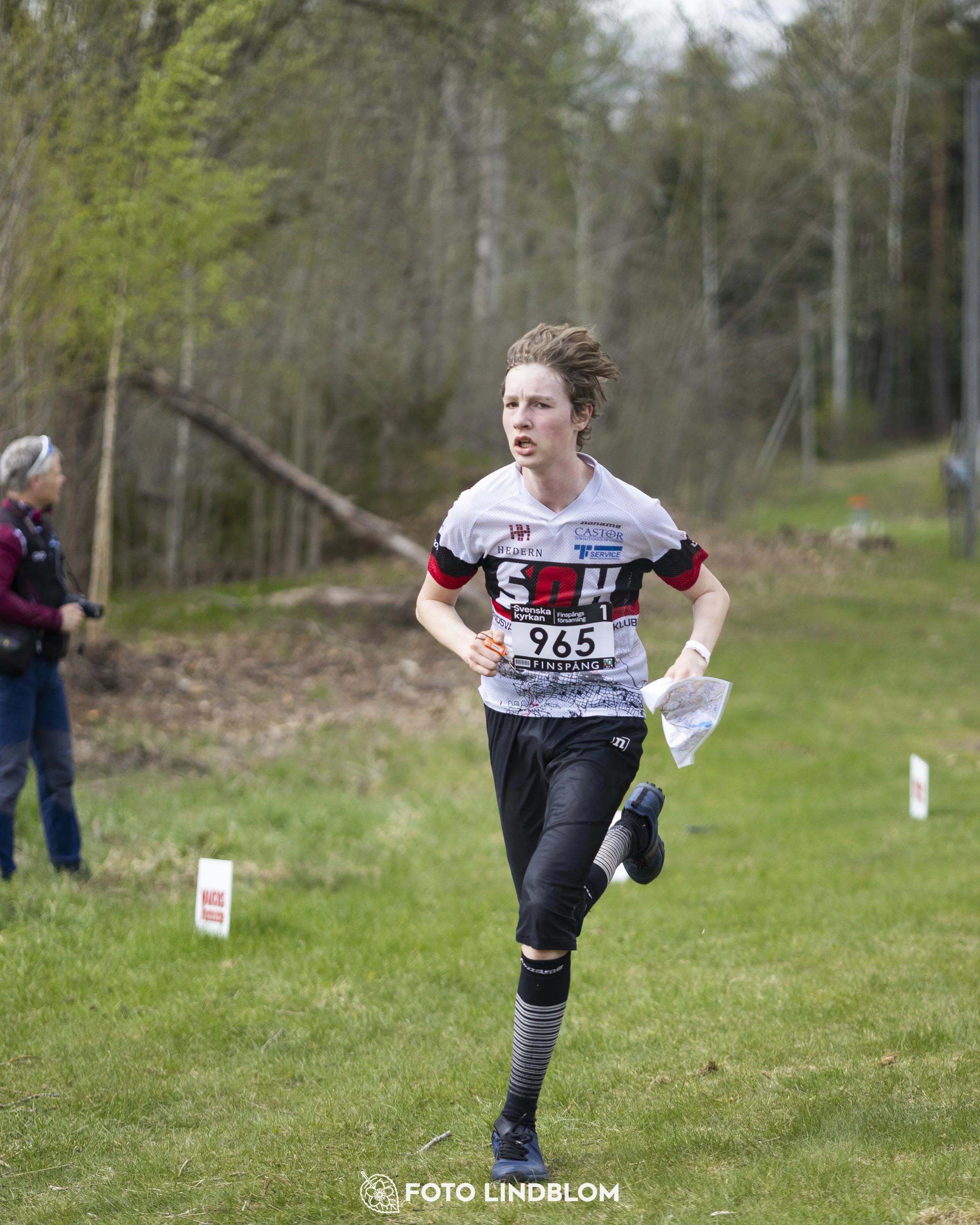 A picture from the youth relay at 10-Mila orienteering competition