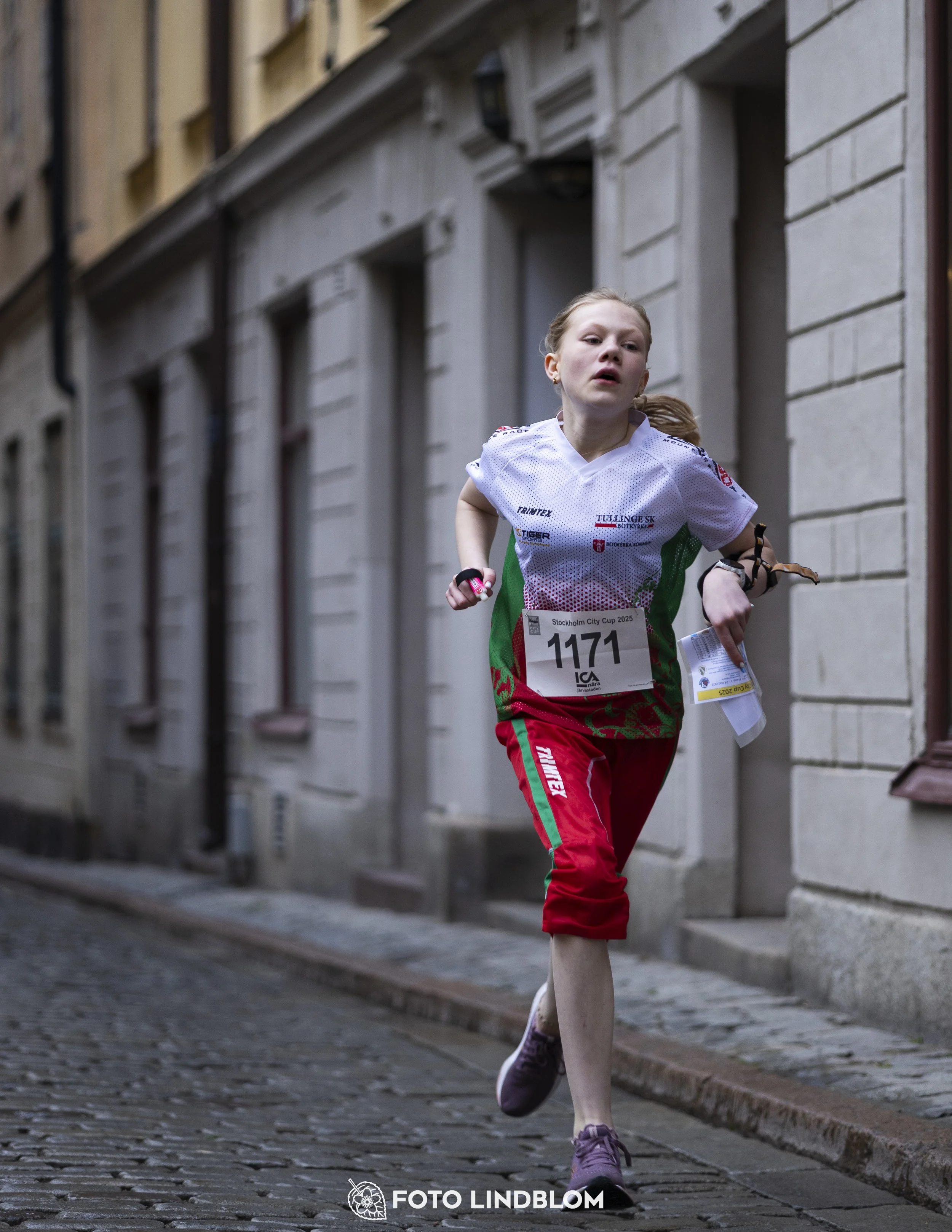 A picture from the first stage of the Stockholm City Cup sprint orienteering competition in "gamla stan" which is the old part of Stockholm