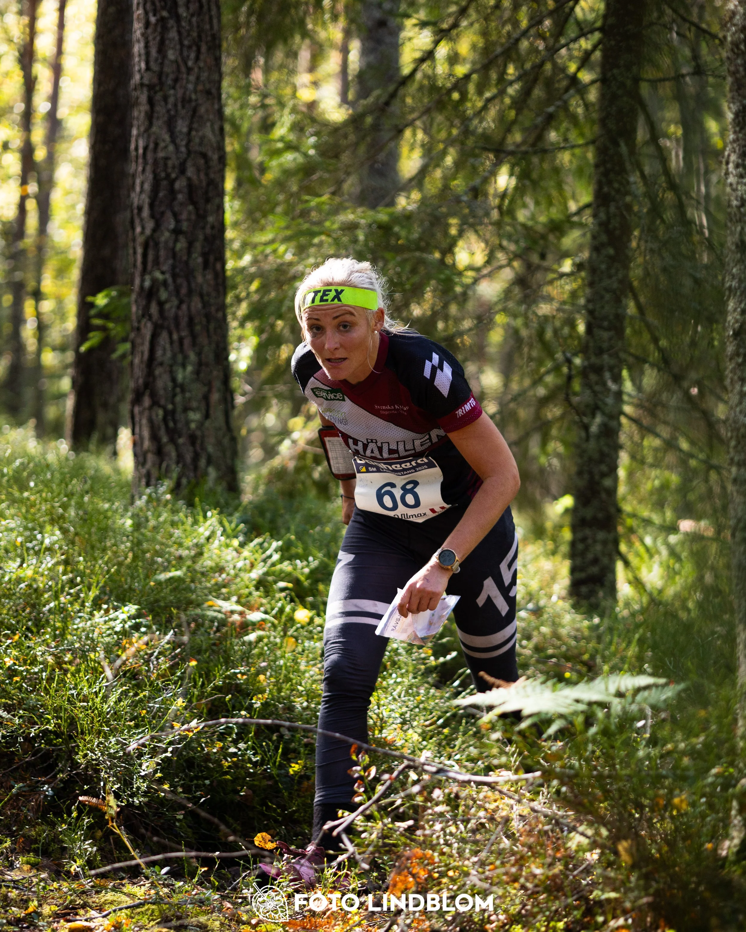 A picture from the Swedish national championship in long distance orienteering and Swedish league race taken by Foto Lindblom