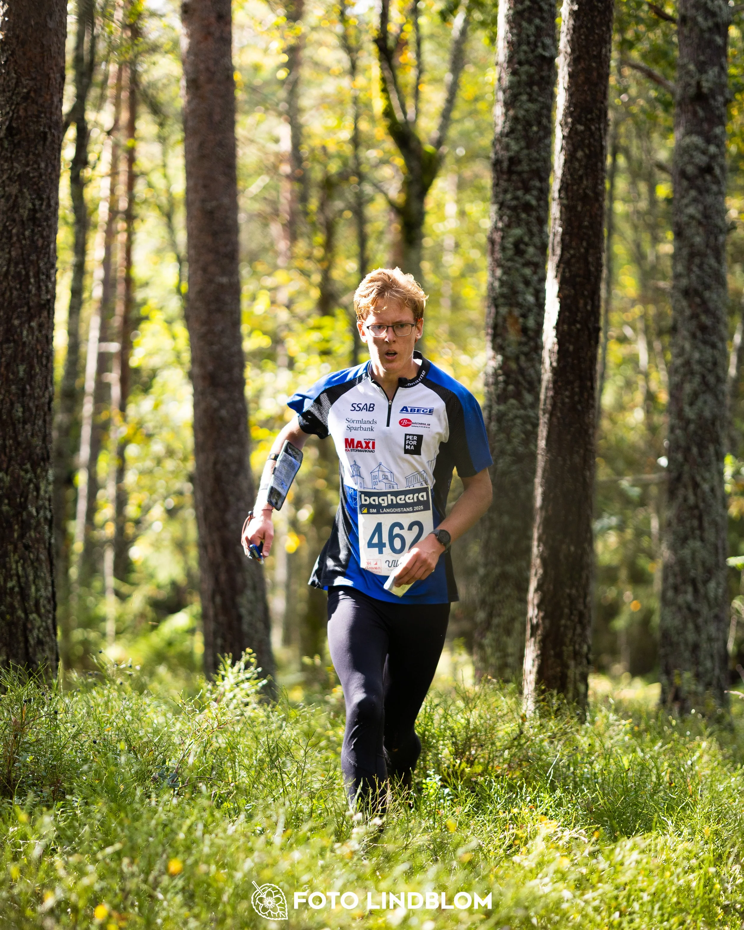 A picture from the Swedish national championship in long distance orienteering and Swedish league race taken by Foto Lindblom