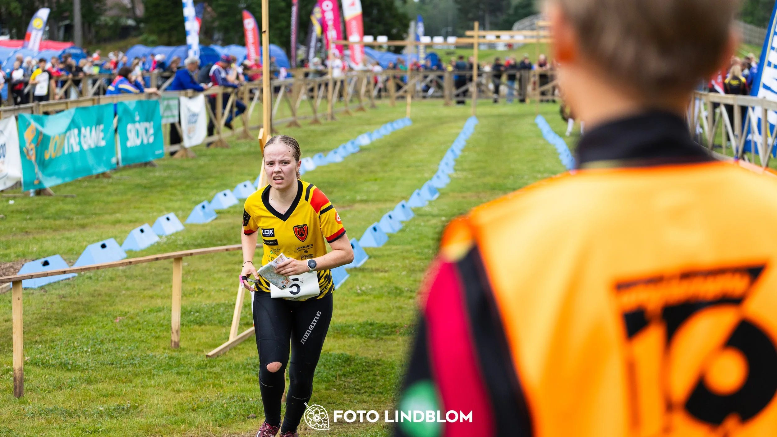 A picture from the youth 10 mila orienteering competition taken by Foto Lindblom