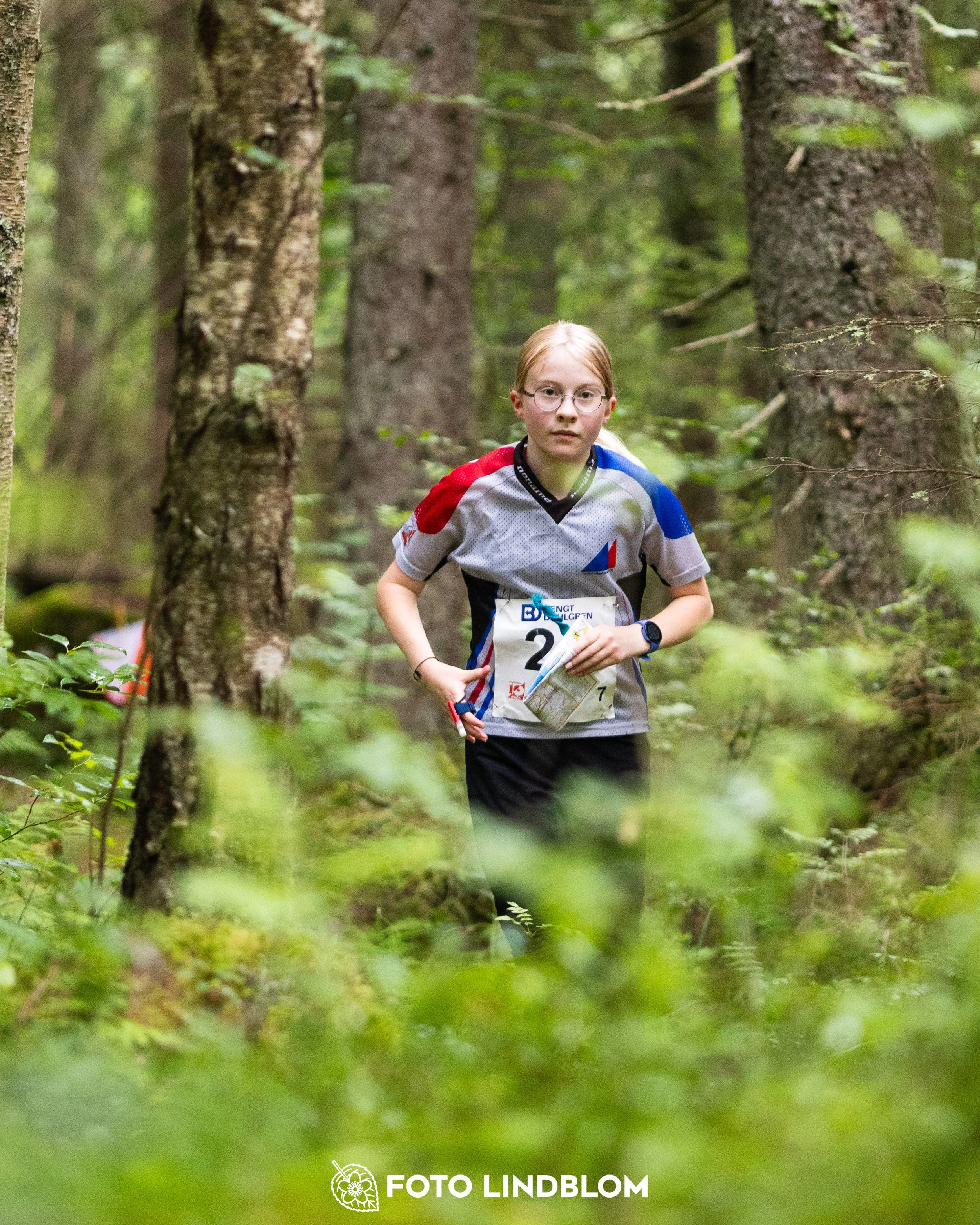 A picture from the youth 10 mila orienteering competition taken by Foto Lindblom