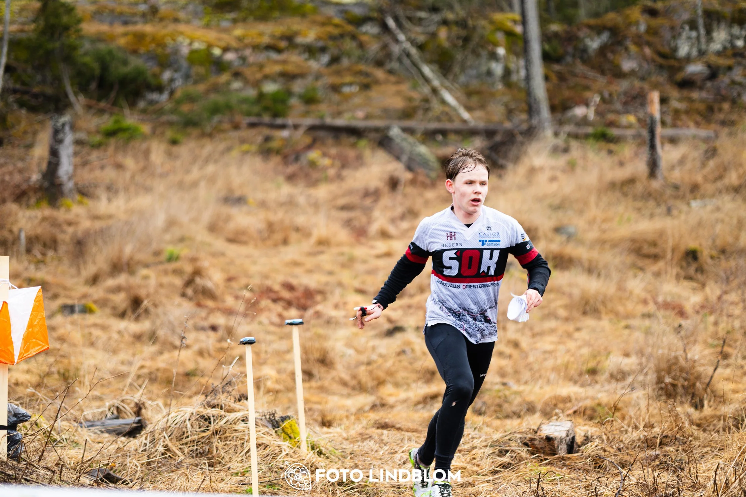 A scene from the Swedish League middle distance event in Kolmården spring 2026, captured by Foto Lindblom.