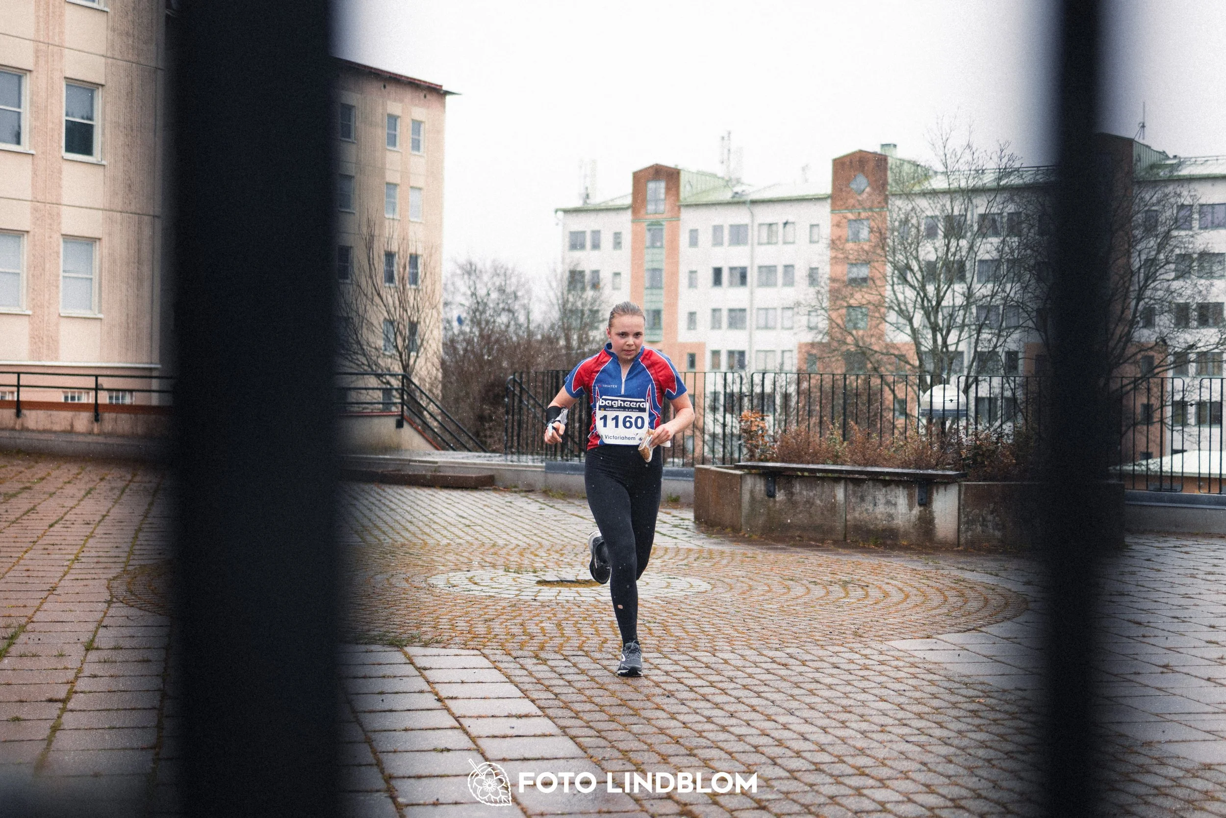 A scene from the opening Swedish League orienteering event of 2026 held in Rinkeby, captured by Foto Lindblom.