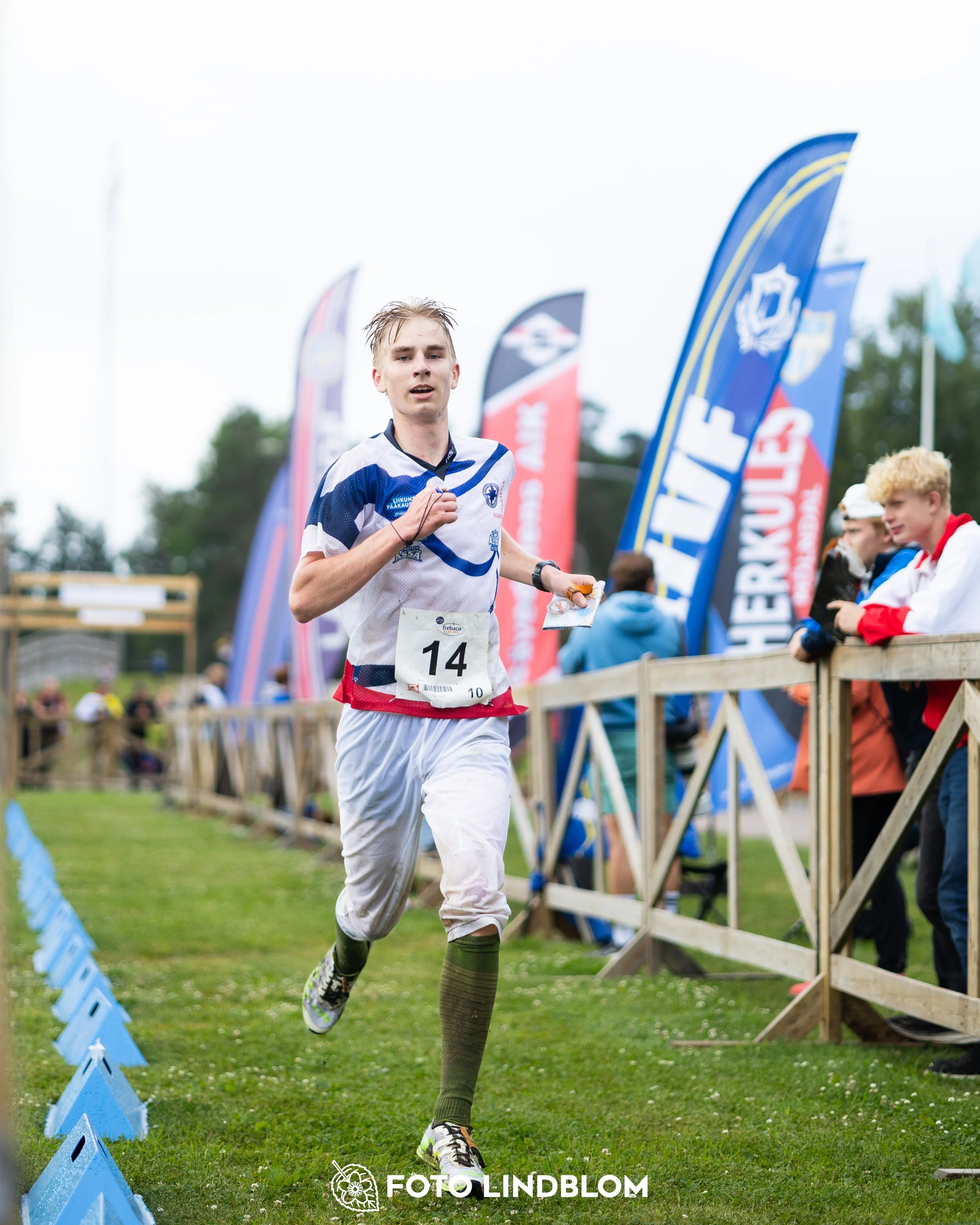 A picture from the youth 10 mila orienteering competition taken by Foto Lindblom