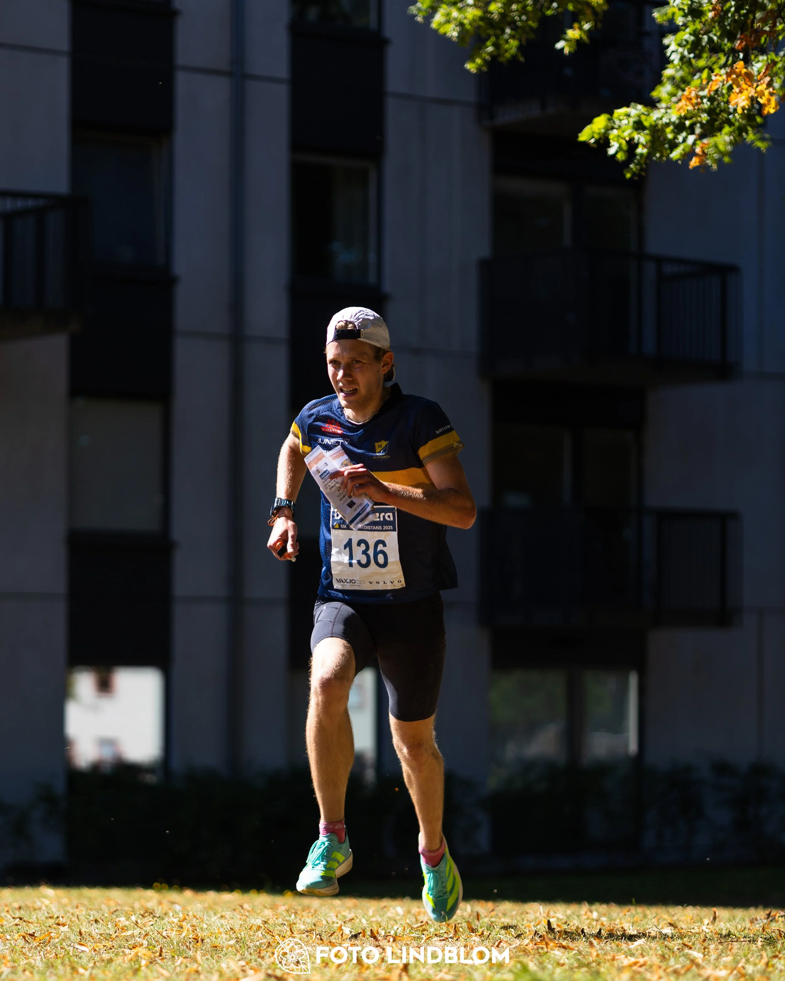 A picture from the Swedish national championship in knock out orienteering  taken by Foto Lindblom
