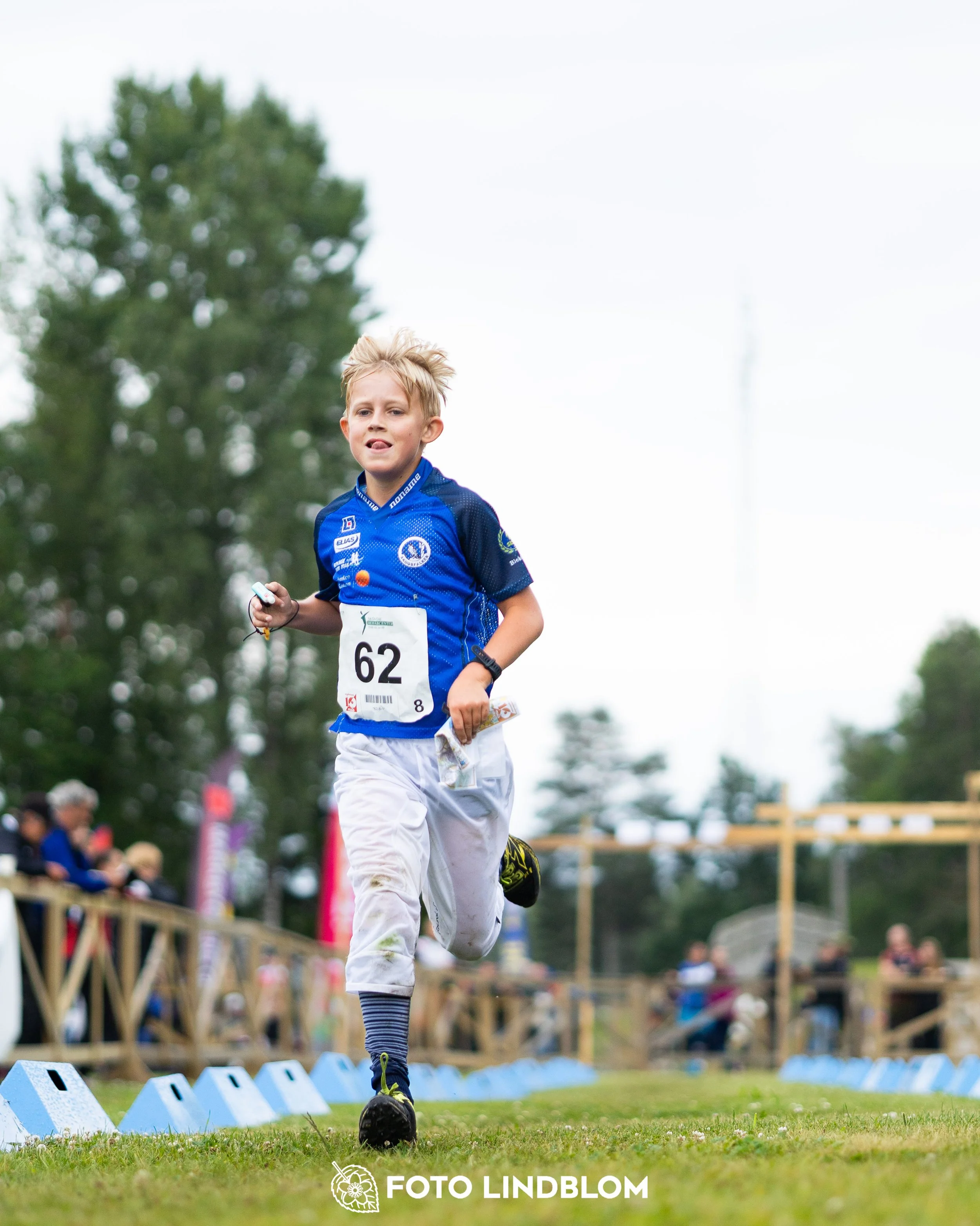 A picture from the youth 10 mila orienteering competition taken by Foto Lindblom