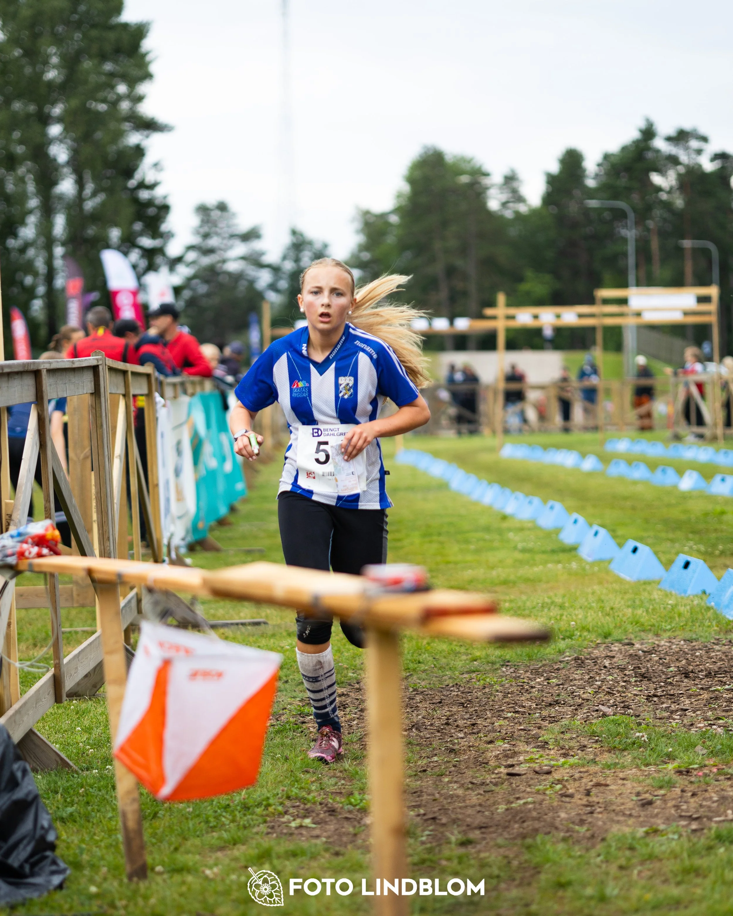 A picture from the youth 10 mila orienteering competition taken by Foto Lindblom