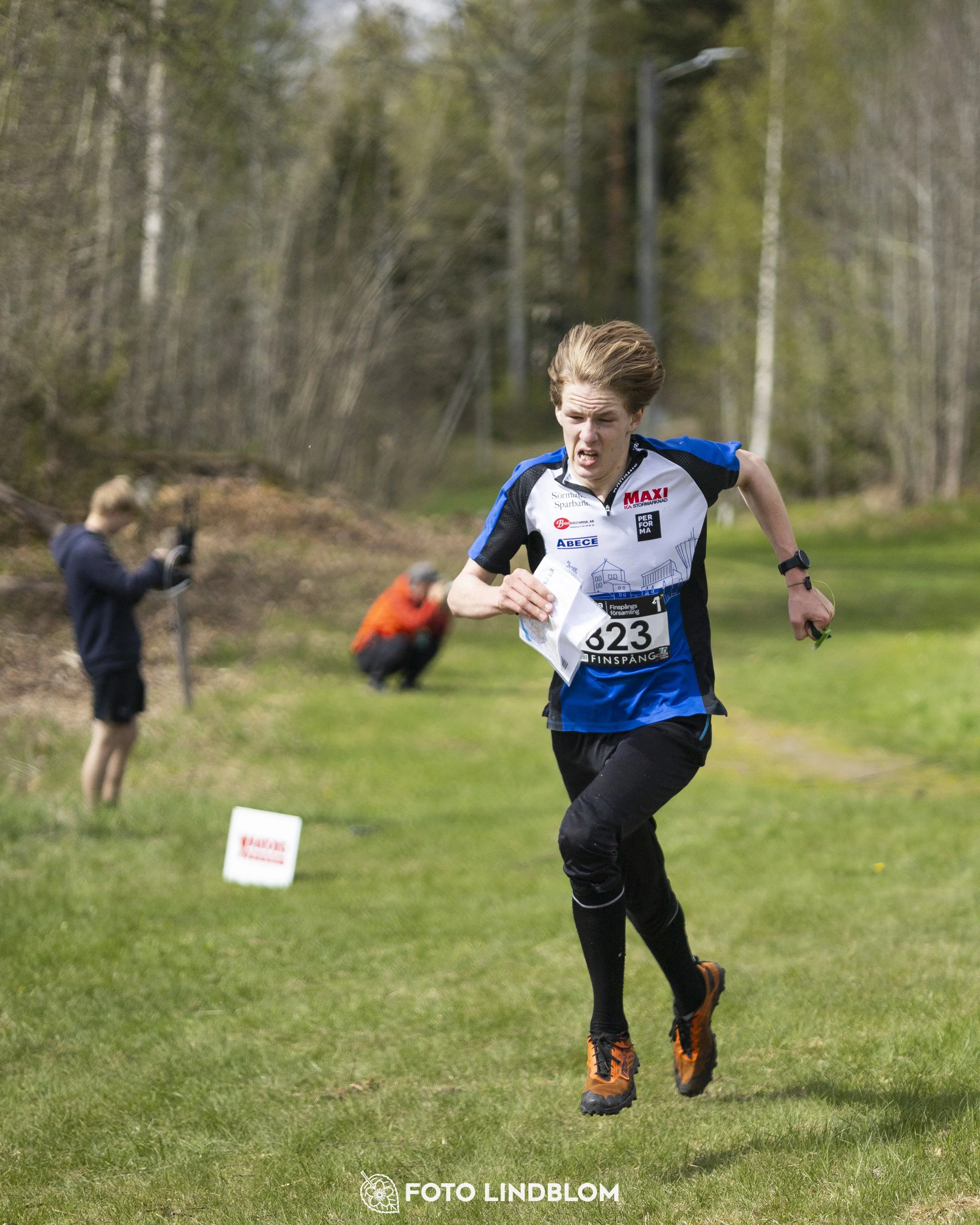 A picture from the youth relay at 10-Mila orienteering competition