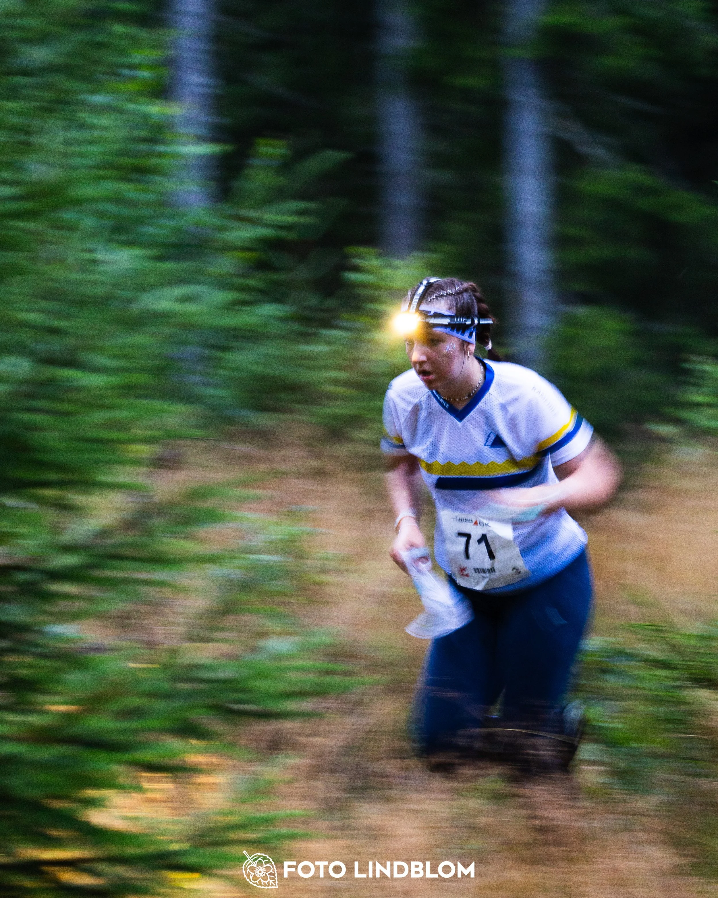 A picture from the youth 10 mila orienteering competition taken by Foto Lindblom