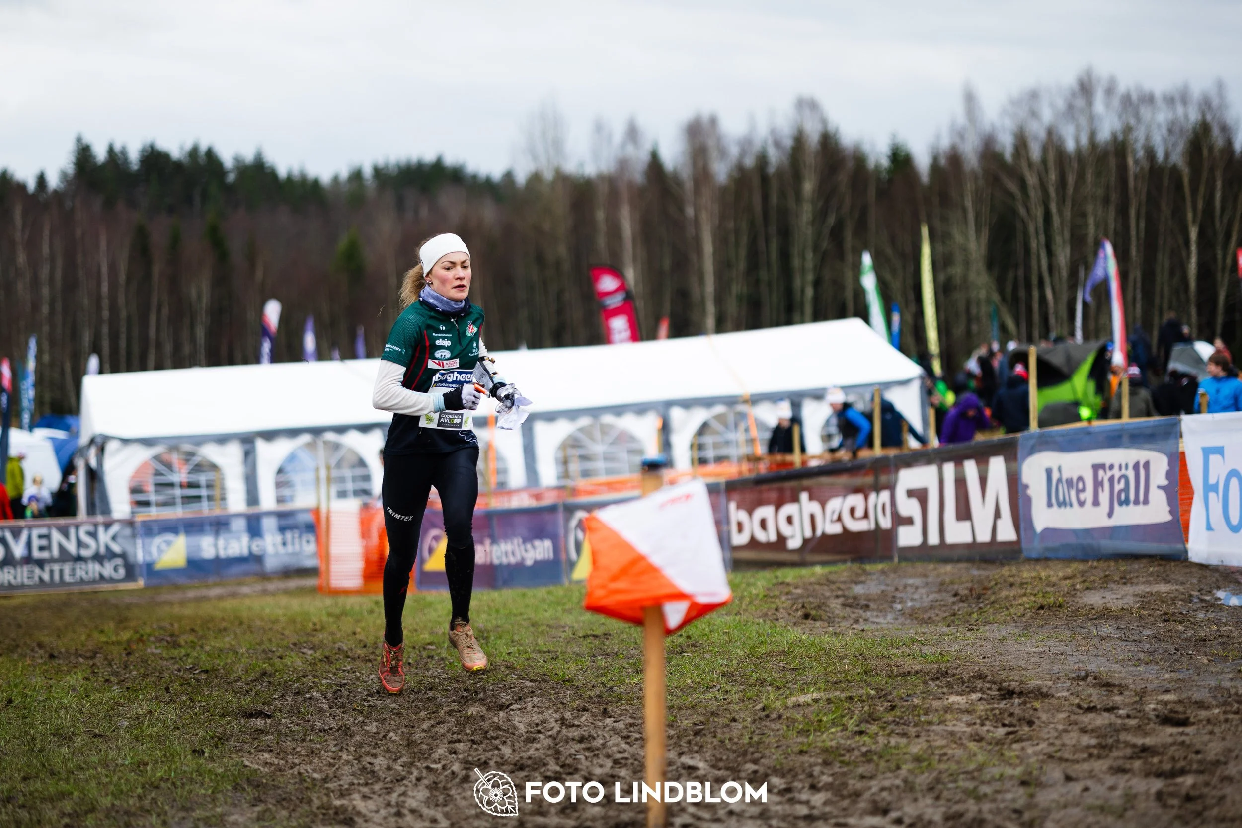 A moment captured during the Swedish League orienteering competition in Kolmården 2026 by Foto Lindblom.