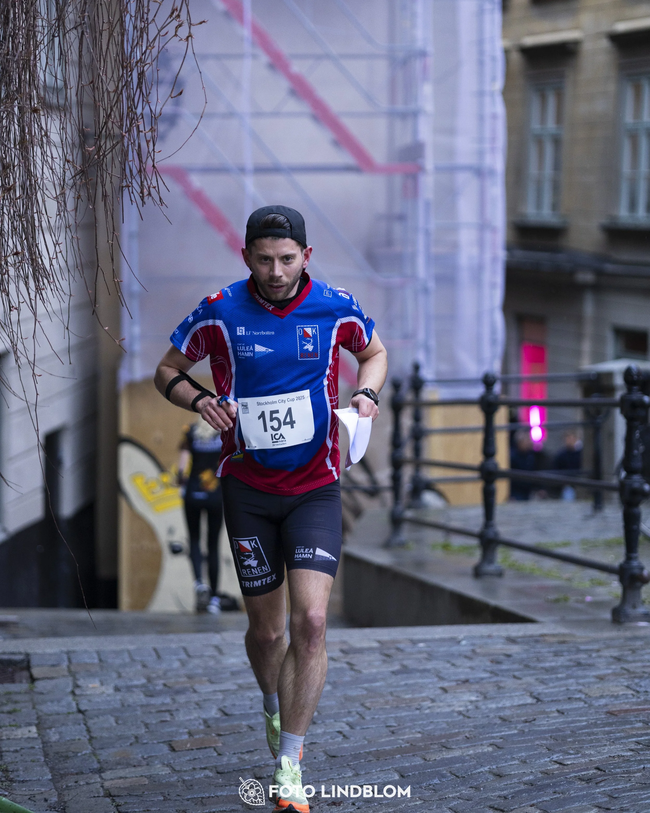 A picture from the first stage of the Stockholm City Cup sprint orienteering competition in "gamla stan" which is the old part of Stockholm
