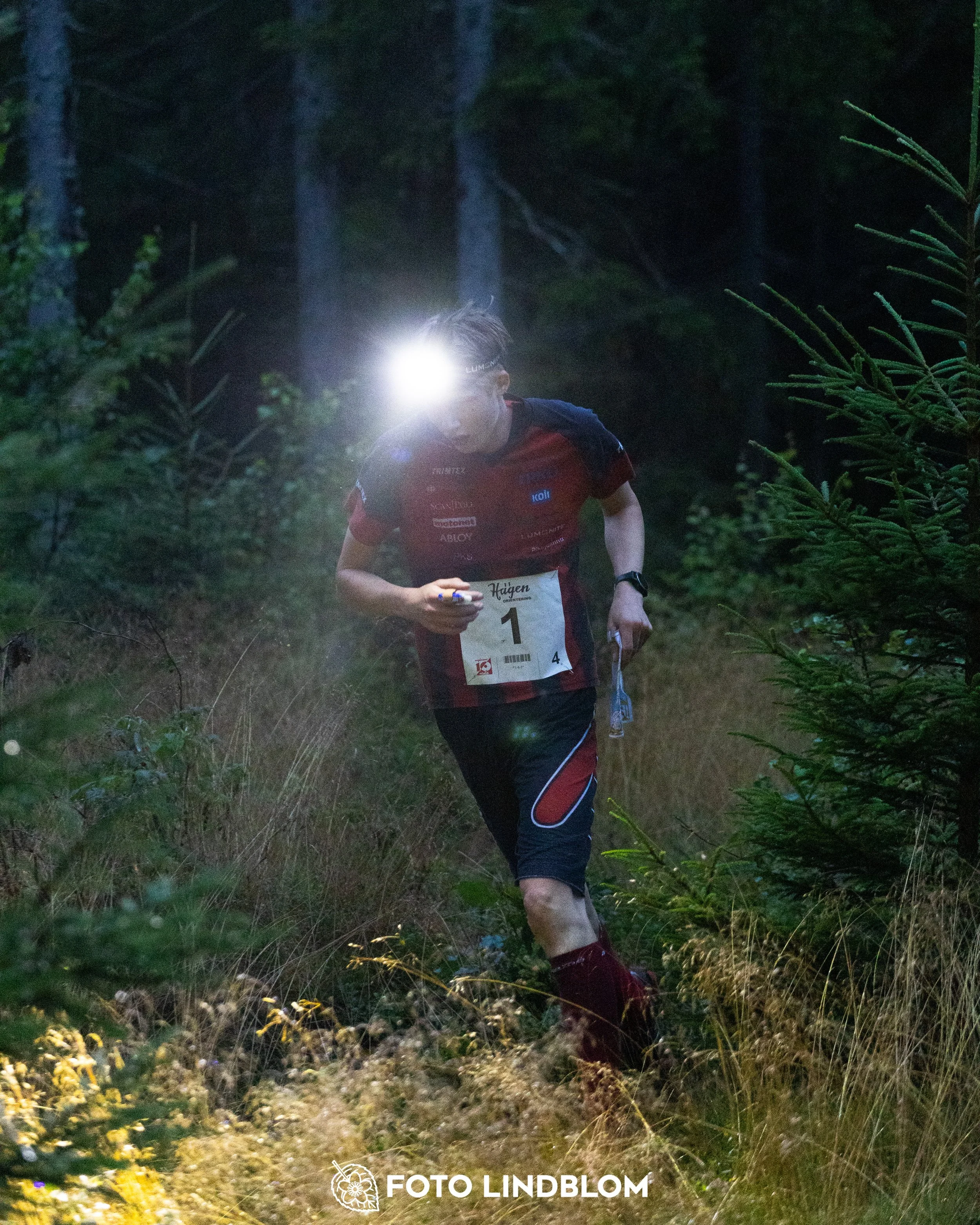 A picture from the youth 10 mila orienteering competition taken by Foto Lindblom