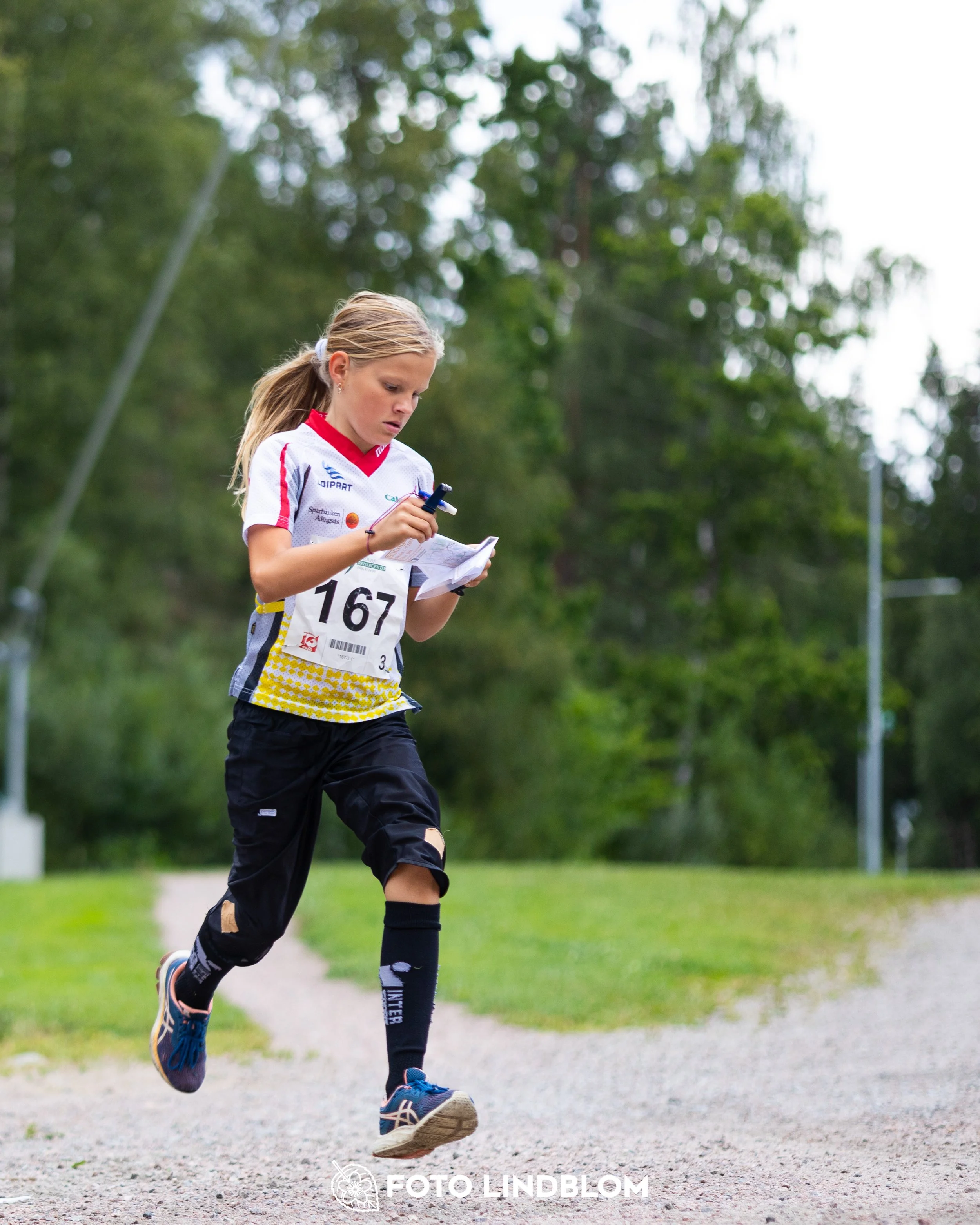 A picture from the youth 10 mila orienteering competition taken by Foto Lindblom