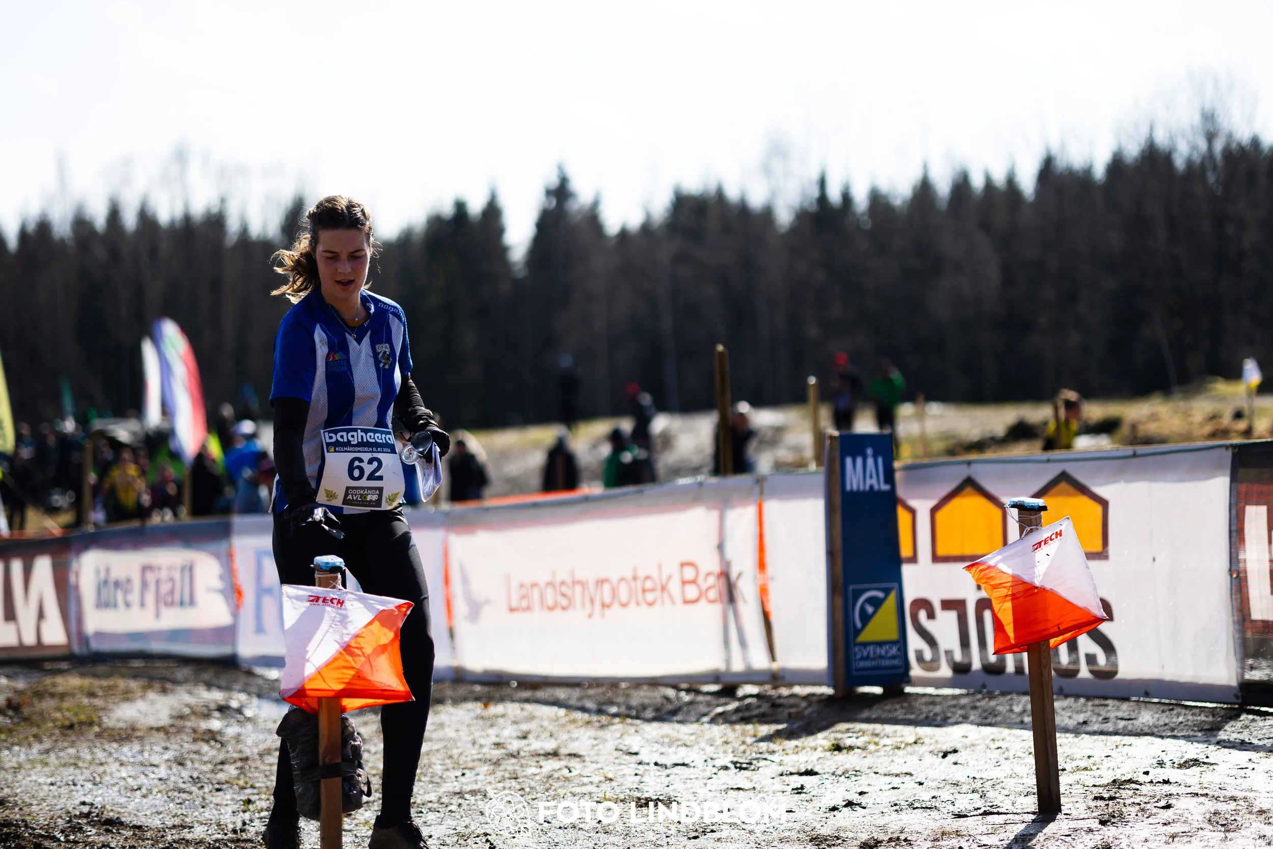 A moment from the 2026 Swedish League middle distance orienteering event in Kolmården, captured by Foto Lindblom.