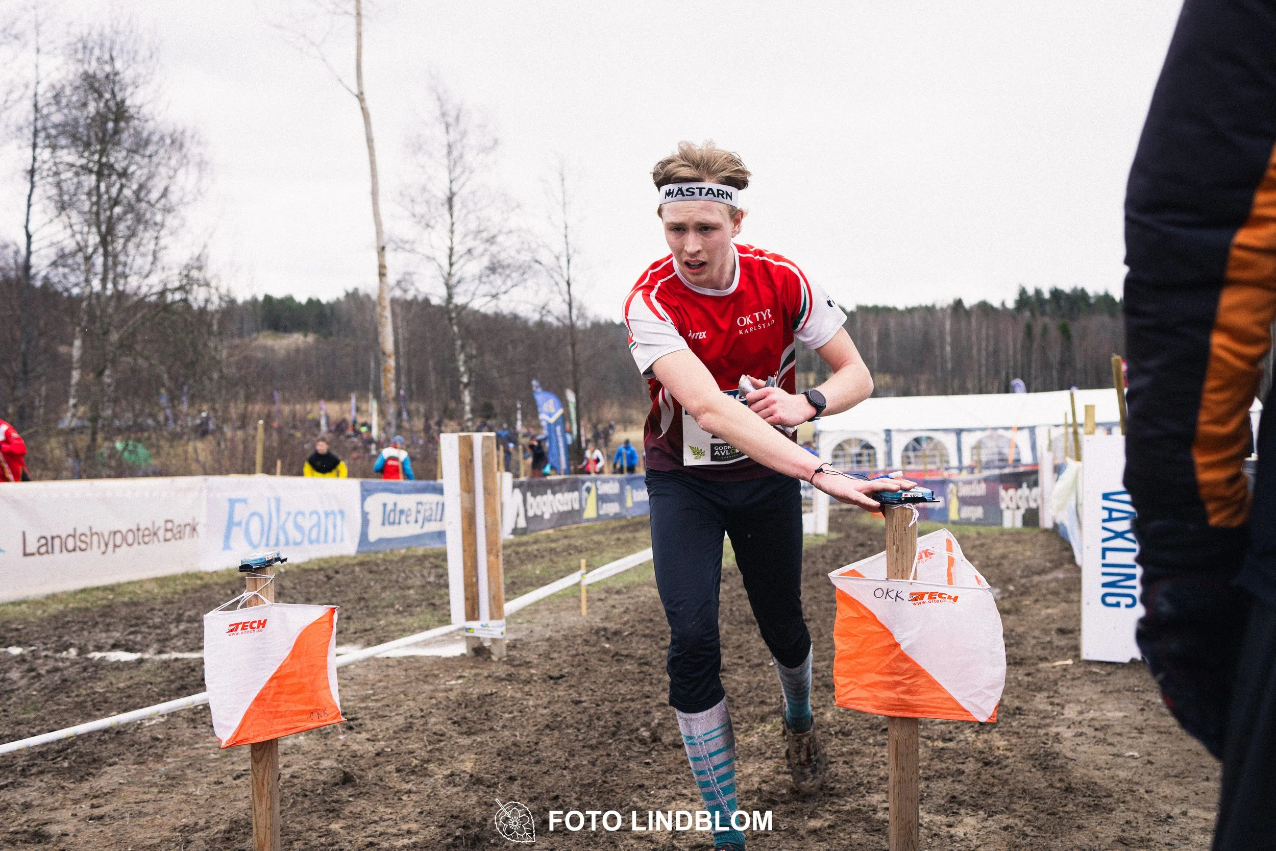 A moment from the relay orienteering event Kolmårdskavlen in spring 2026, captured by Foto Lindblom.