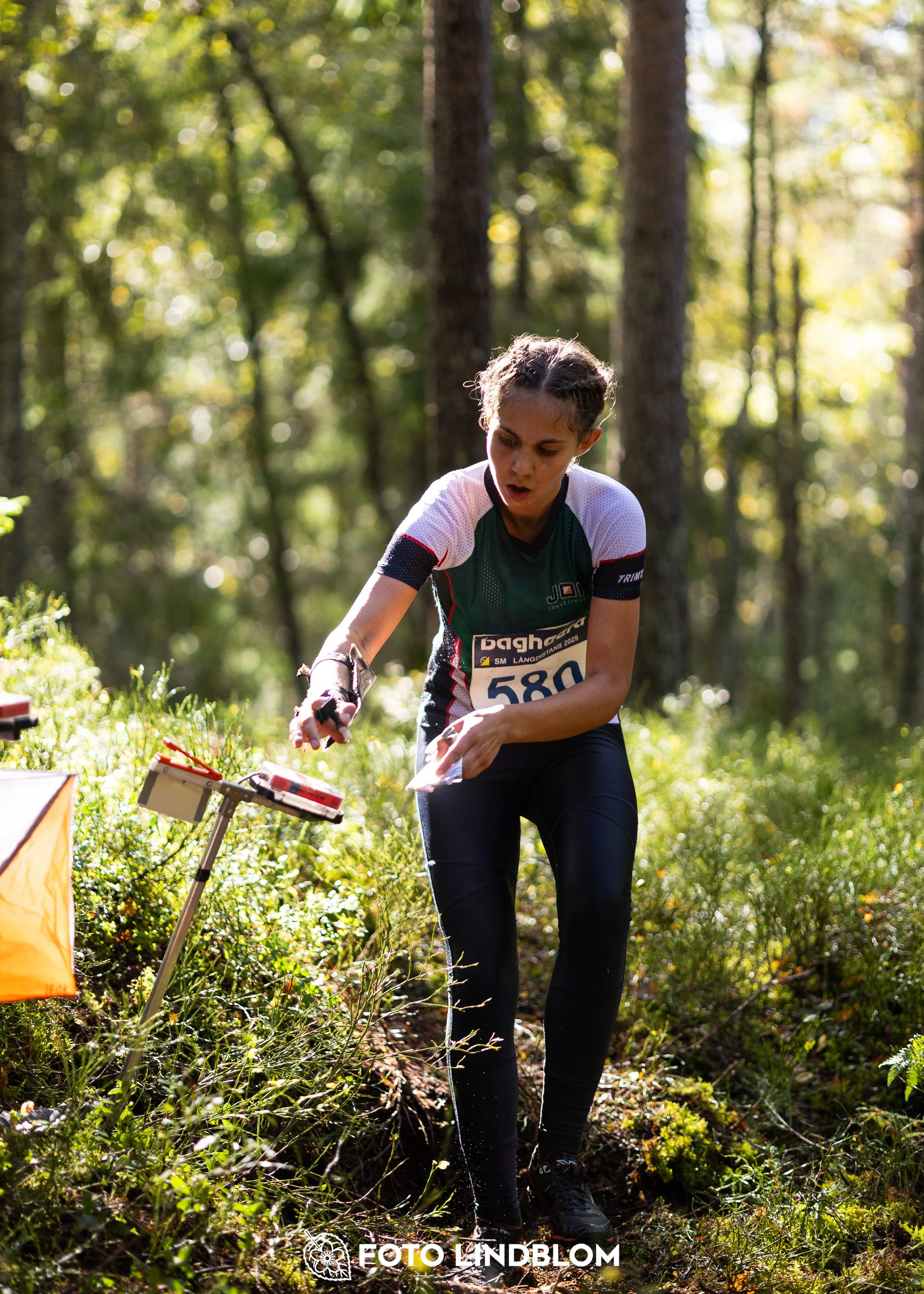 A picture from the Swedish national championship in long distance orienteering and Swedish league race taken by Foto Lindblom