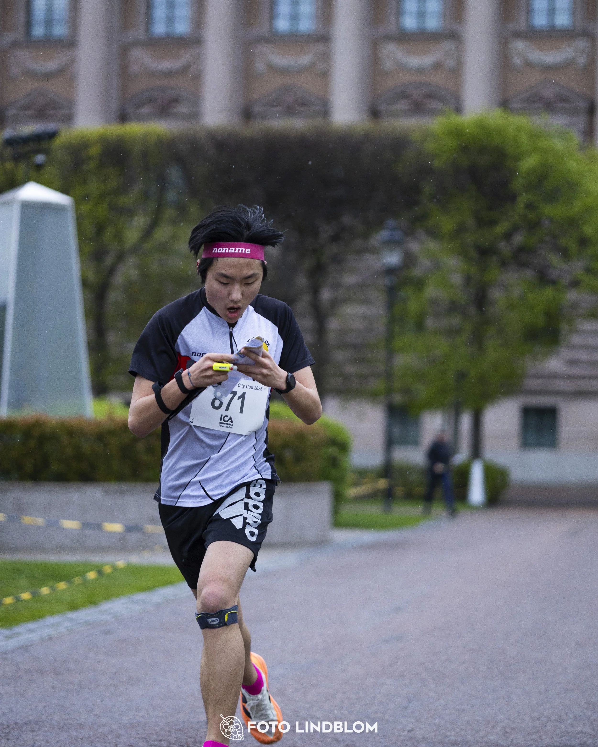 A picture from the first stage of the Stockholm City Cup sprint orienteering competition in "gamla stan" which is the old part of Stockholm