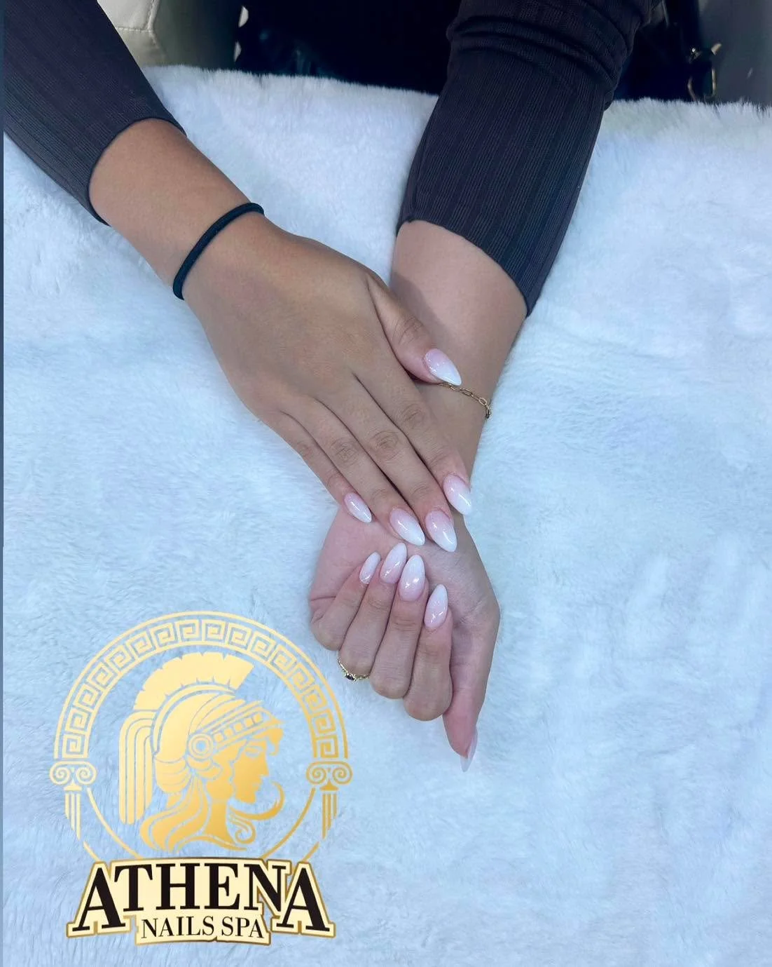 ✨ The perfect natural pink set that goes with everything 💞

Book today at Athena Nails &amp; Spa 
📍6450 Folsom Blvd, Suite 108-109
📞 (916) 455-1974
#AthenaNailsSpa #SacramentoNails #SoftPinkNails #CleanSet