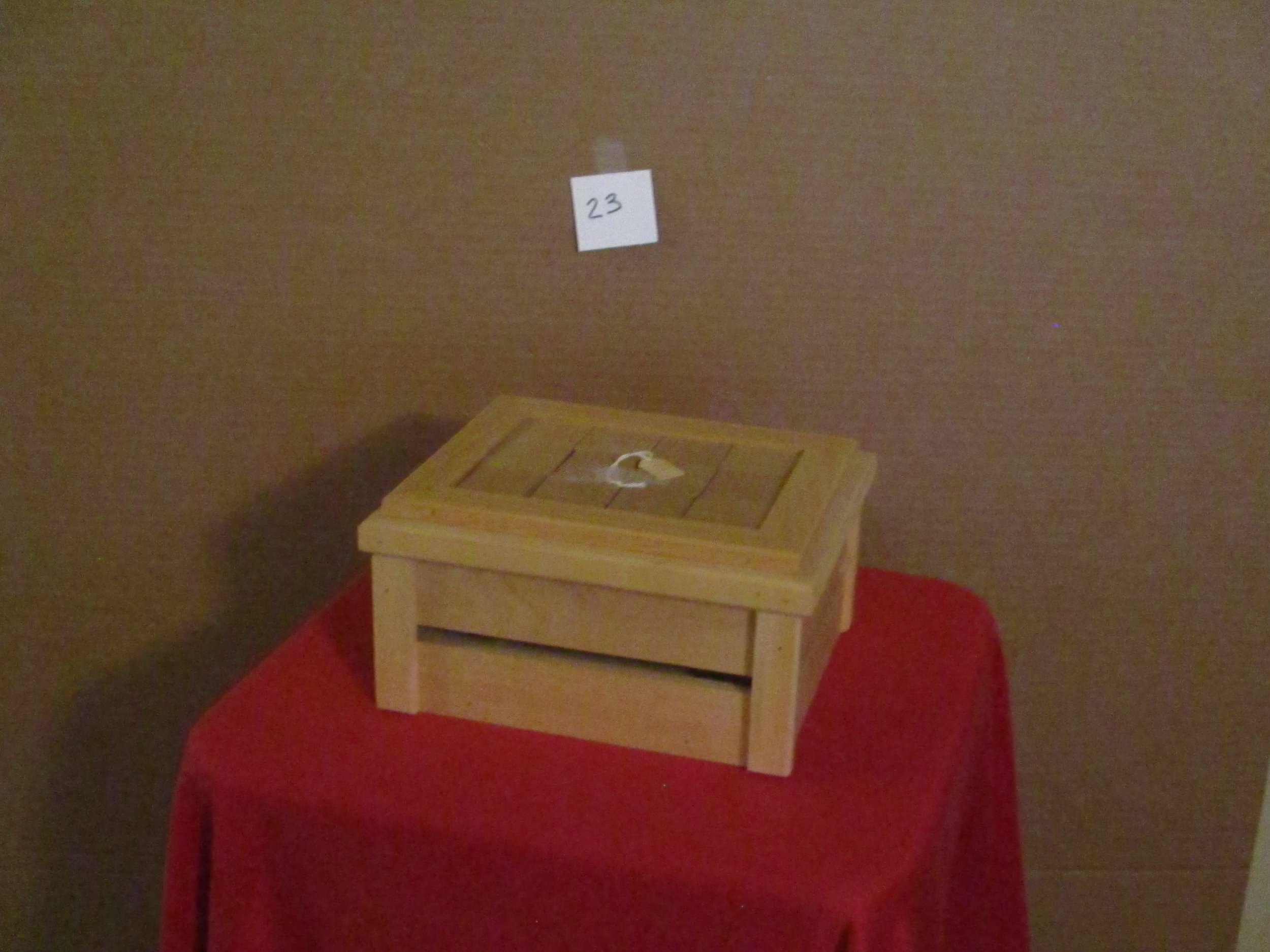 Potpourri box with inlaid lid