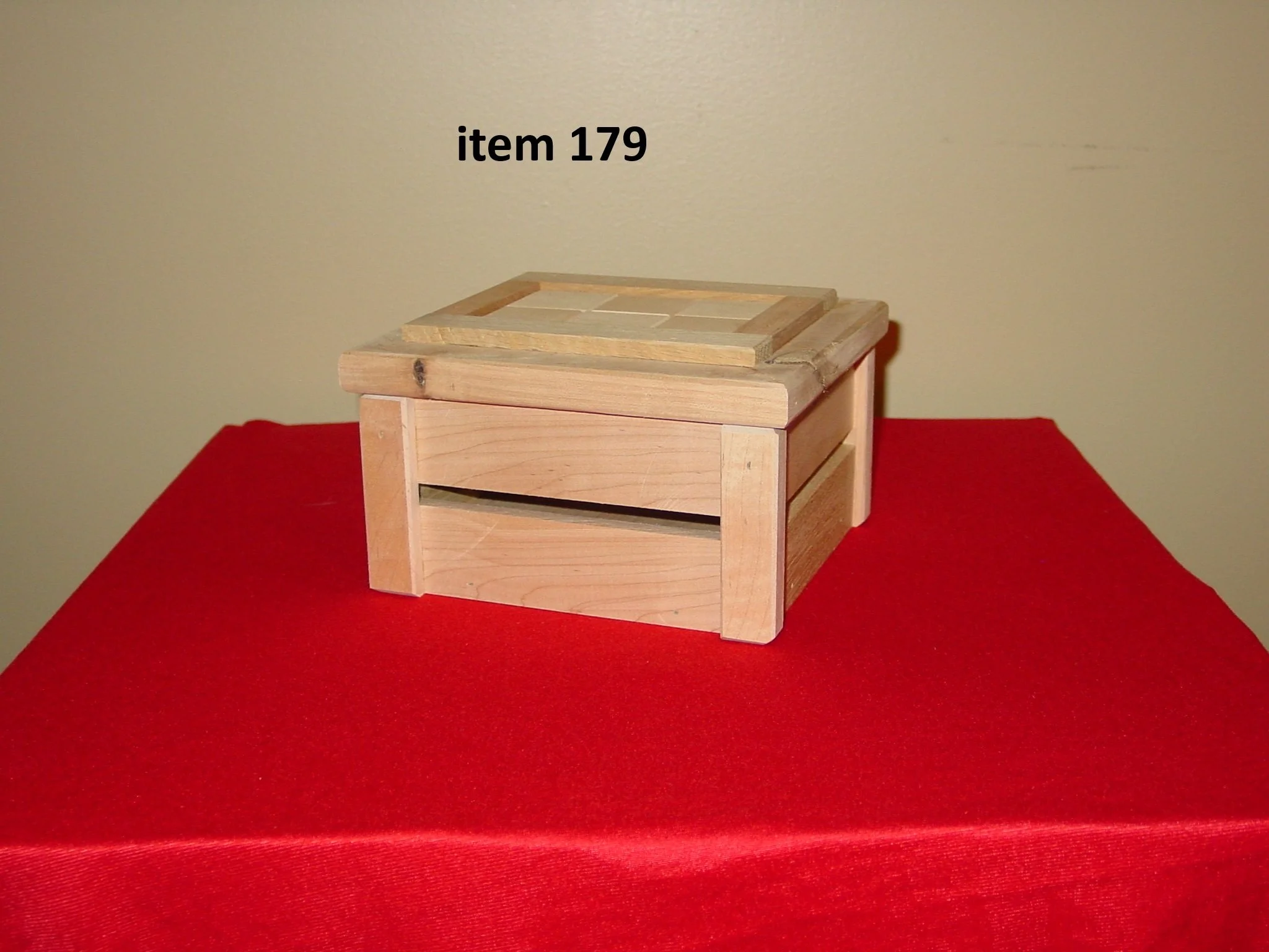 Potpourri box with inlaid lid
