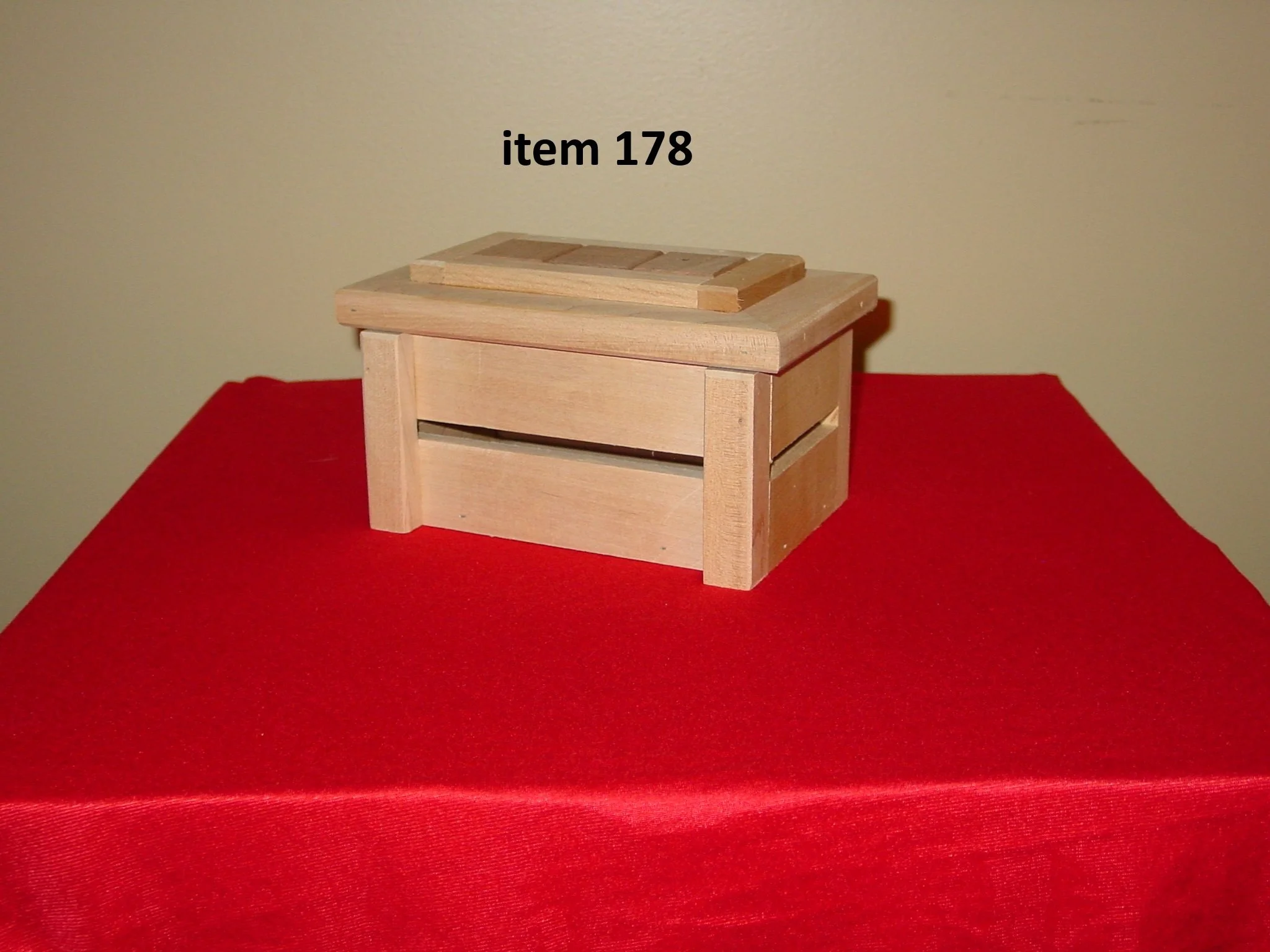 Potpourri box with inlaid lid