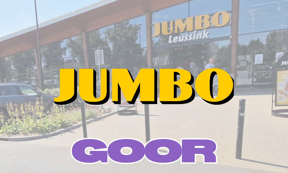 Voorzijde van een winkel met de naam JUMBO en Leussink, met grote kleurrijke tekst op een transparante overlay in de voorgrond.