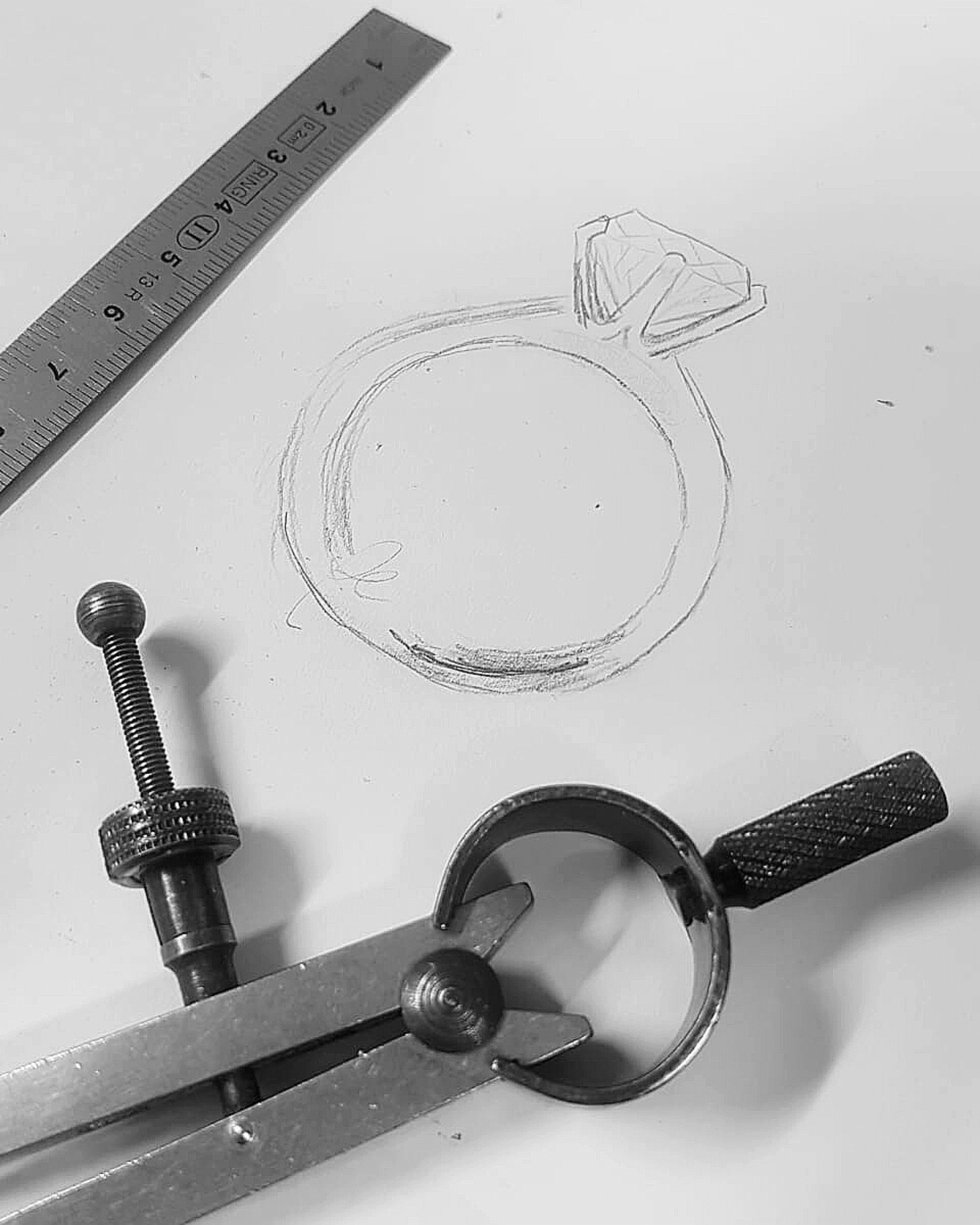 progettazione e realizzazione di anelli e gioielli