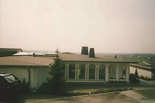 Schaumglas-Kompakt-Walmdach von Peter Erich Guggenbühler