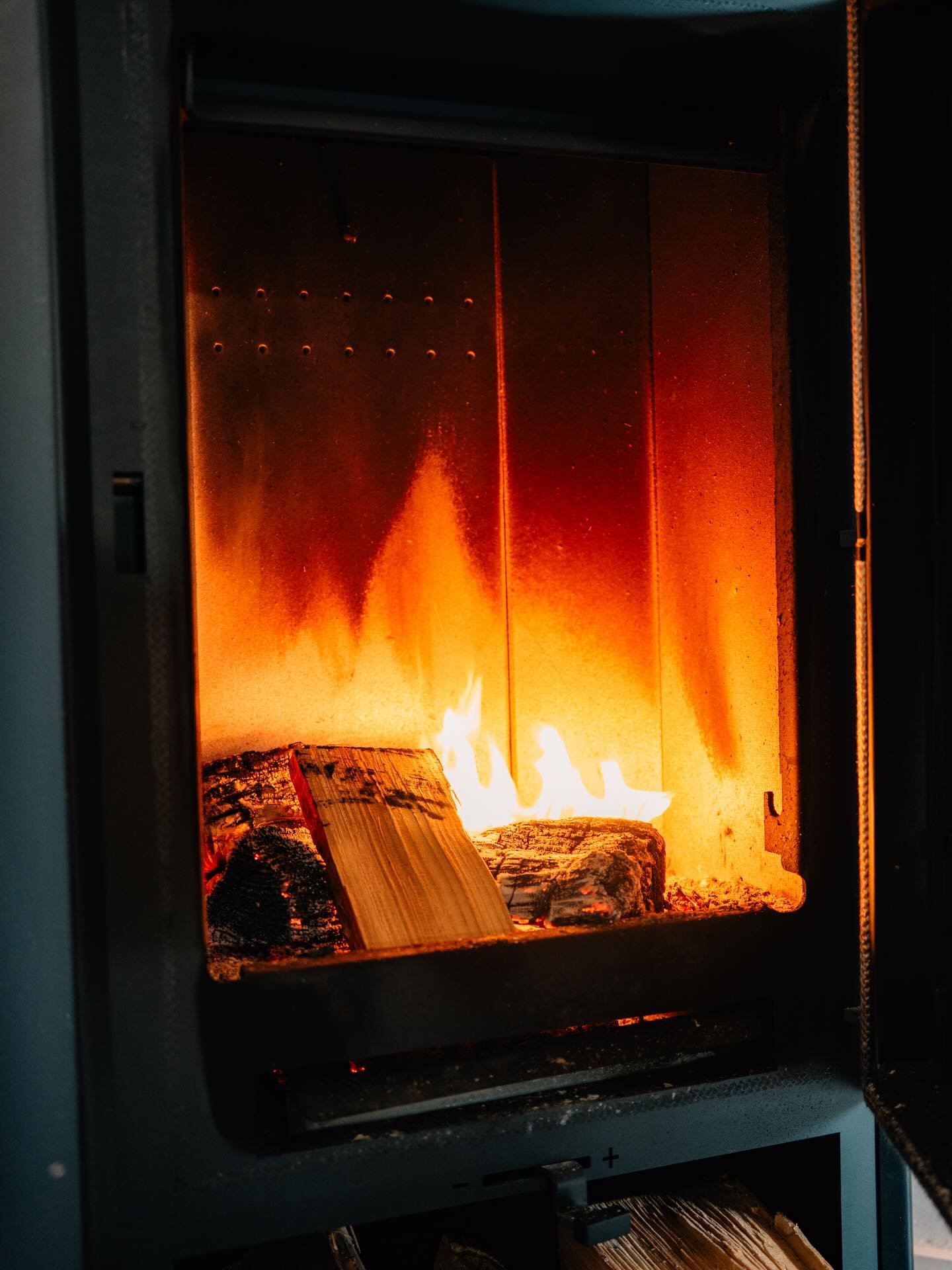 [the.space] 
Available to hire including use of the log burner on the cold winters days 

Adding cosy hygge vibes to your event or gathering 

Links in bio 

#poulton #spacehire #wellness #yoga #blackpool #lancashire #fleetwood #hygge #eventspace #ve