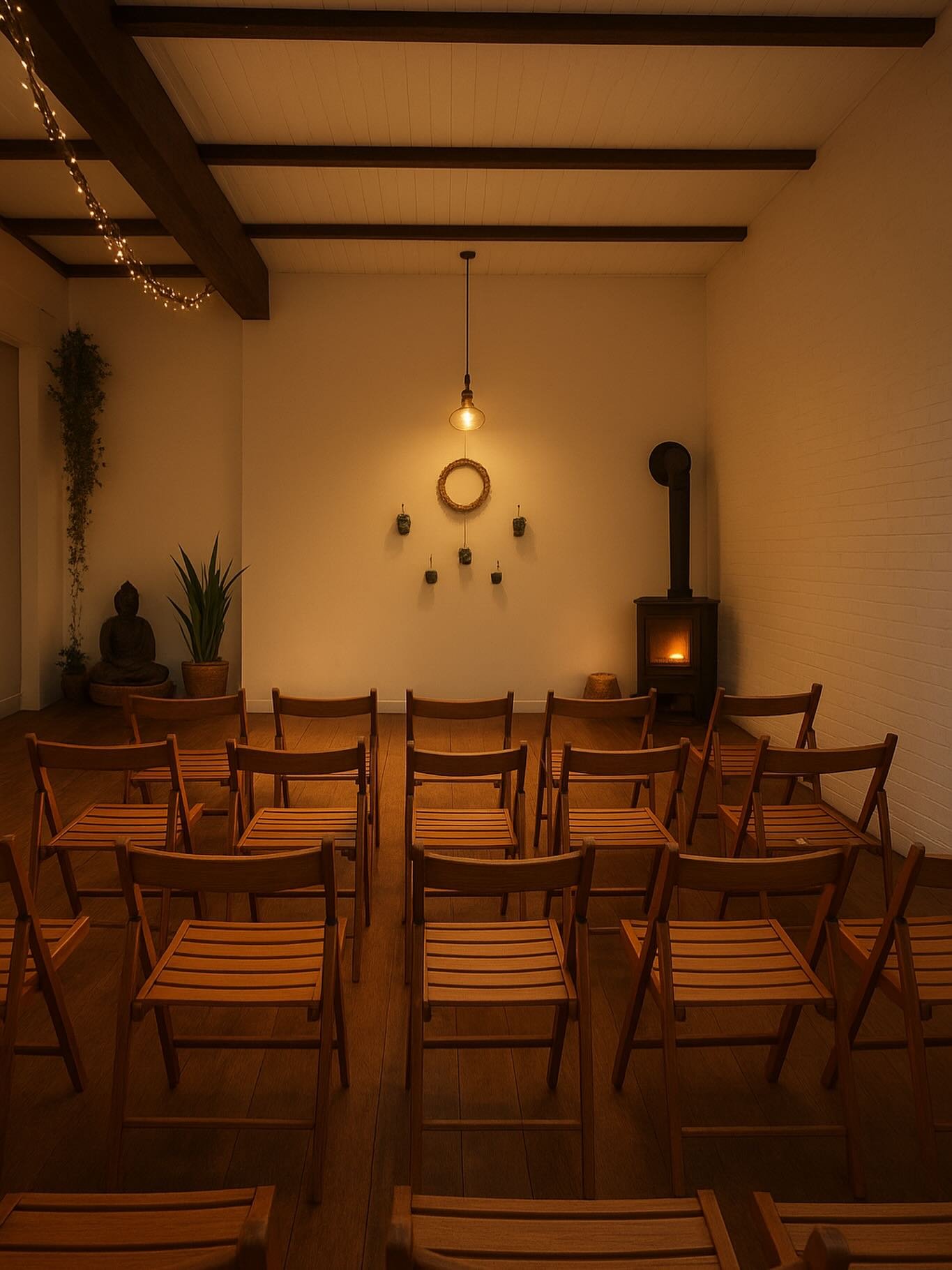 [the.space] 
Available to hire for all sorts 💫
A cosy boutique event space in Lancashire 
#wellness #networking #rehearsals #popups #concerts #livemusic #auditions #miniplays #popupshop 

Online booking system https://momence.com/appointments/appoin