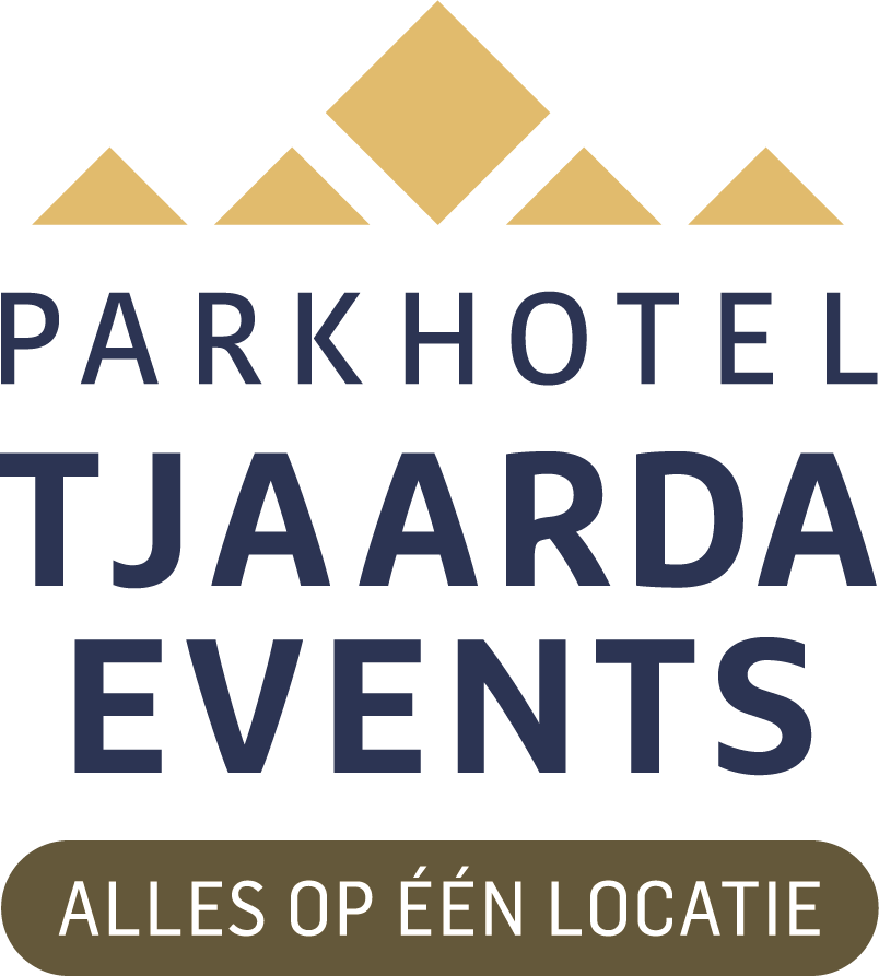 Logo van Parkhotel Tjaarda Events met een ontwerp van goudkleurige driehoeken en een grote diamantvorm erboven, met de tekst 'Parkhotel Tjaarda Events' en de slogan 'Alles op één locatie' onderaan.