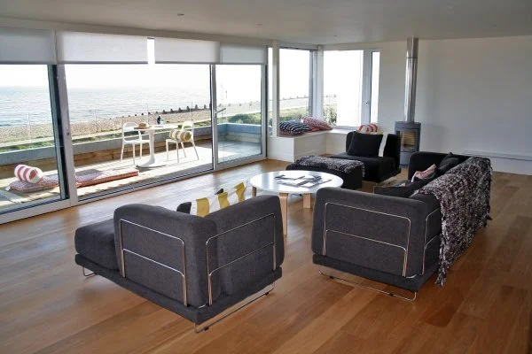 rhl photo pett living jul09.jpg