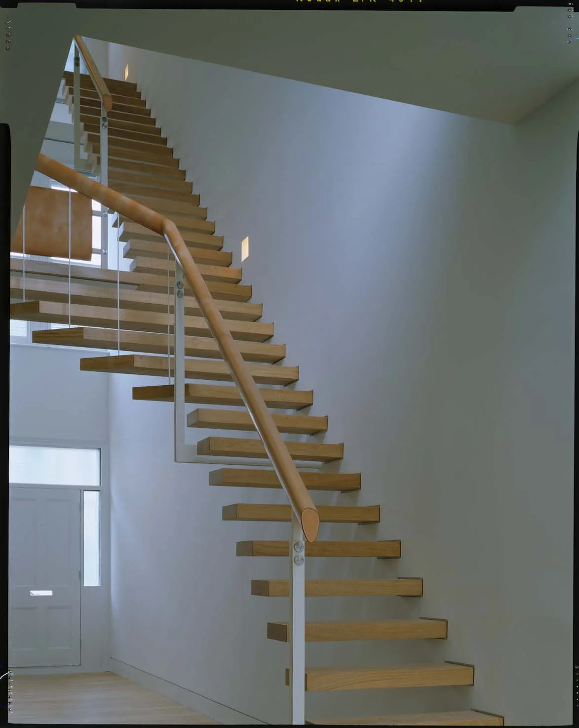 rhl photo blythe road fulham 2 jan03.jpg