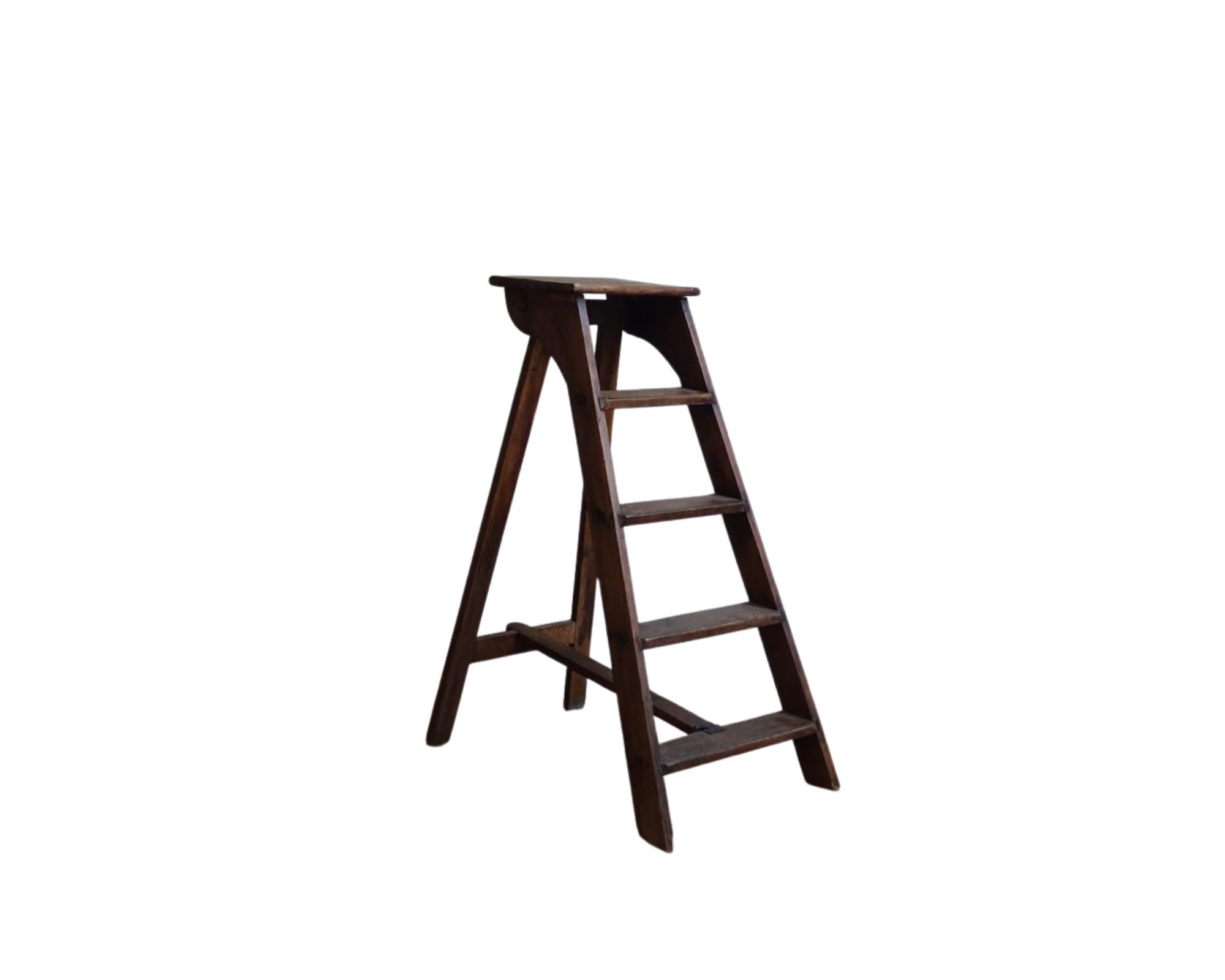 Moodboard: Photo d'un escabeau en bois pour présenter un plan de table avec des bouteilles.