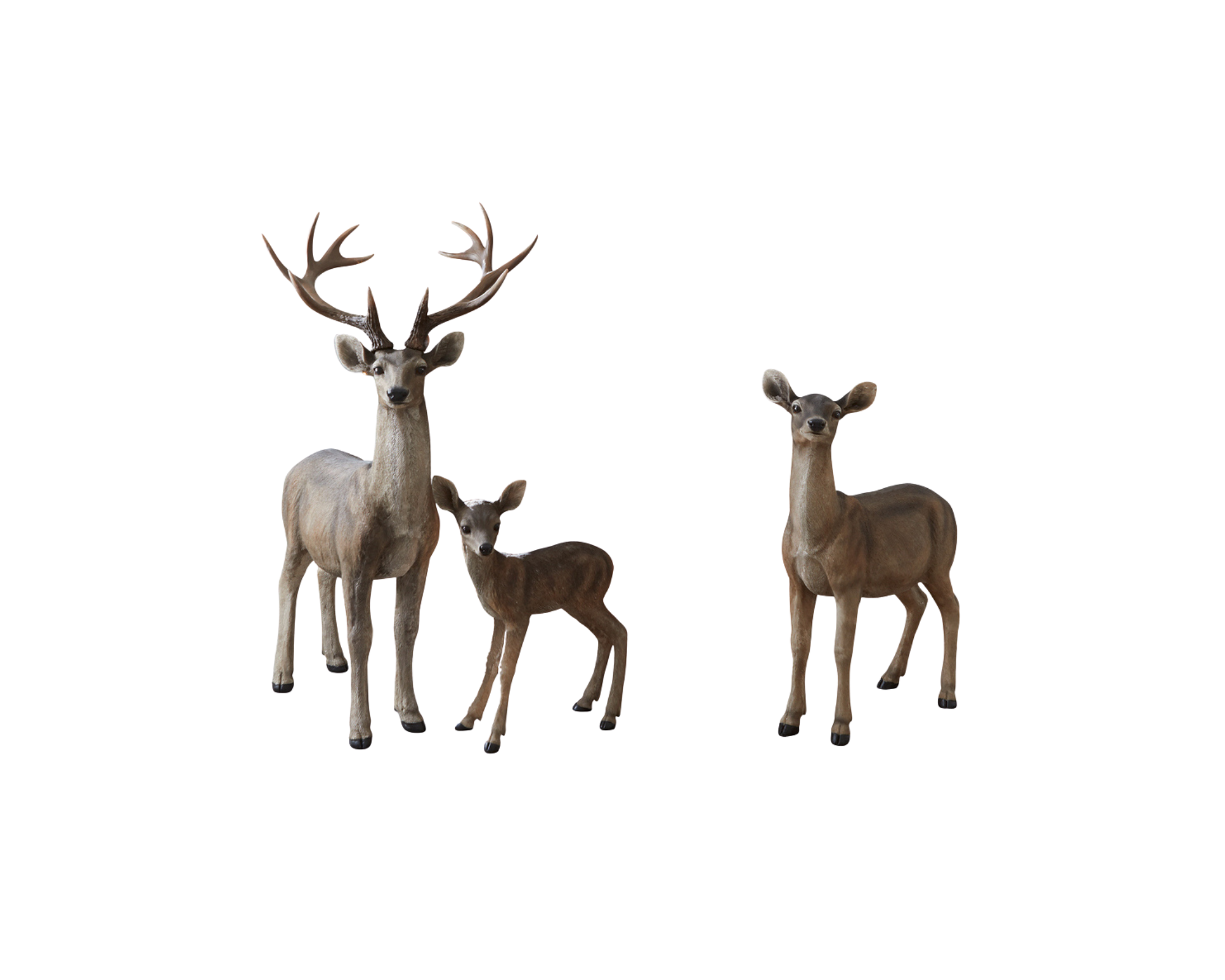 Photo d'inspiration de trois animaux en résine, un cerf, une biche, un faon.