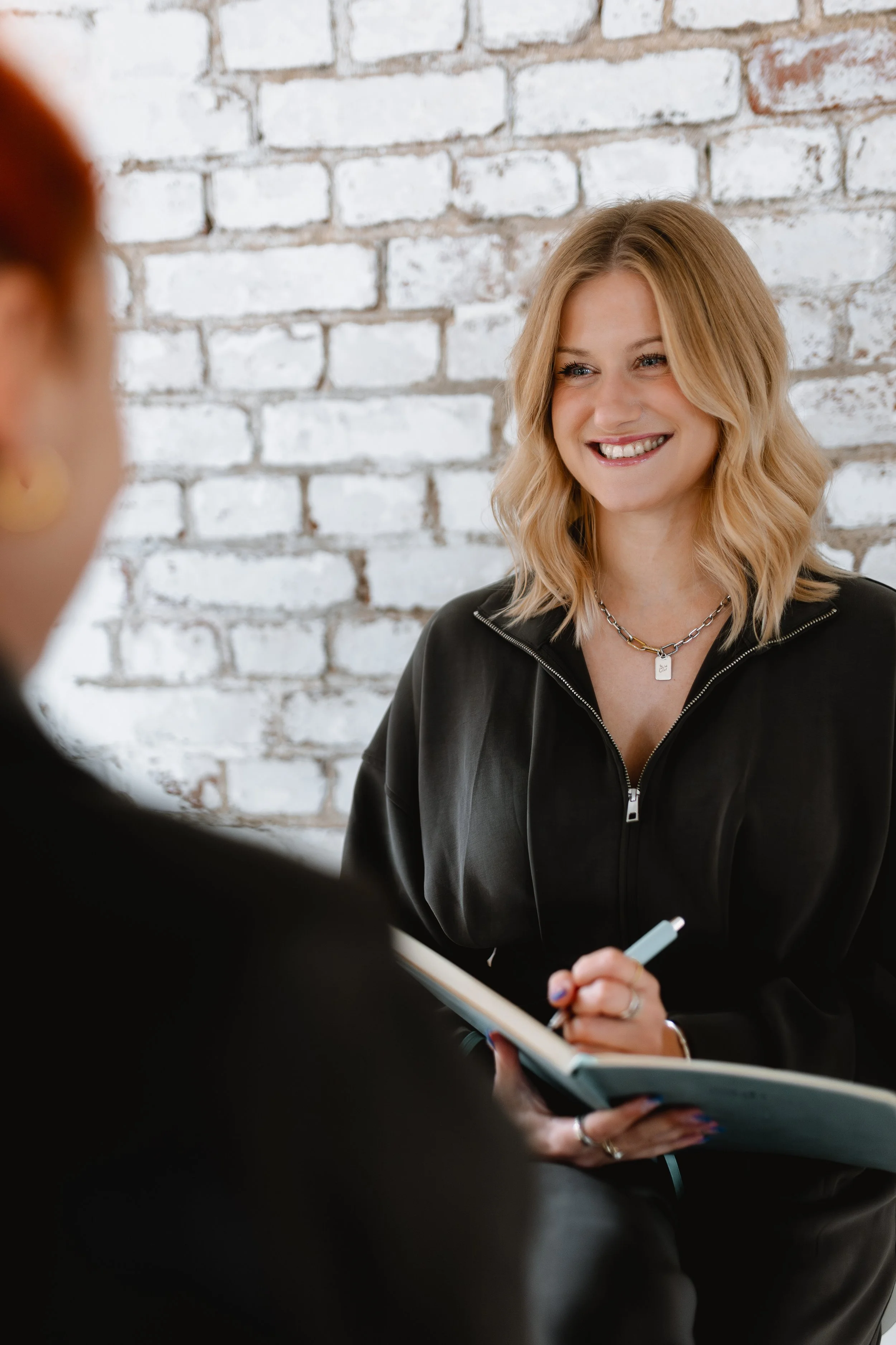 Annalena Sack im Coaching-Gespräch