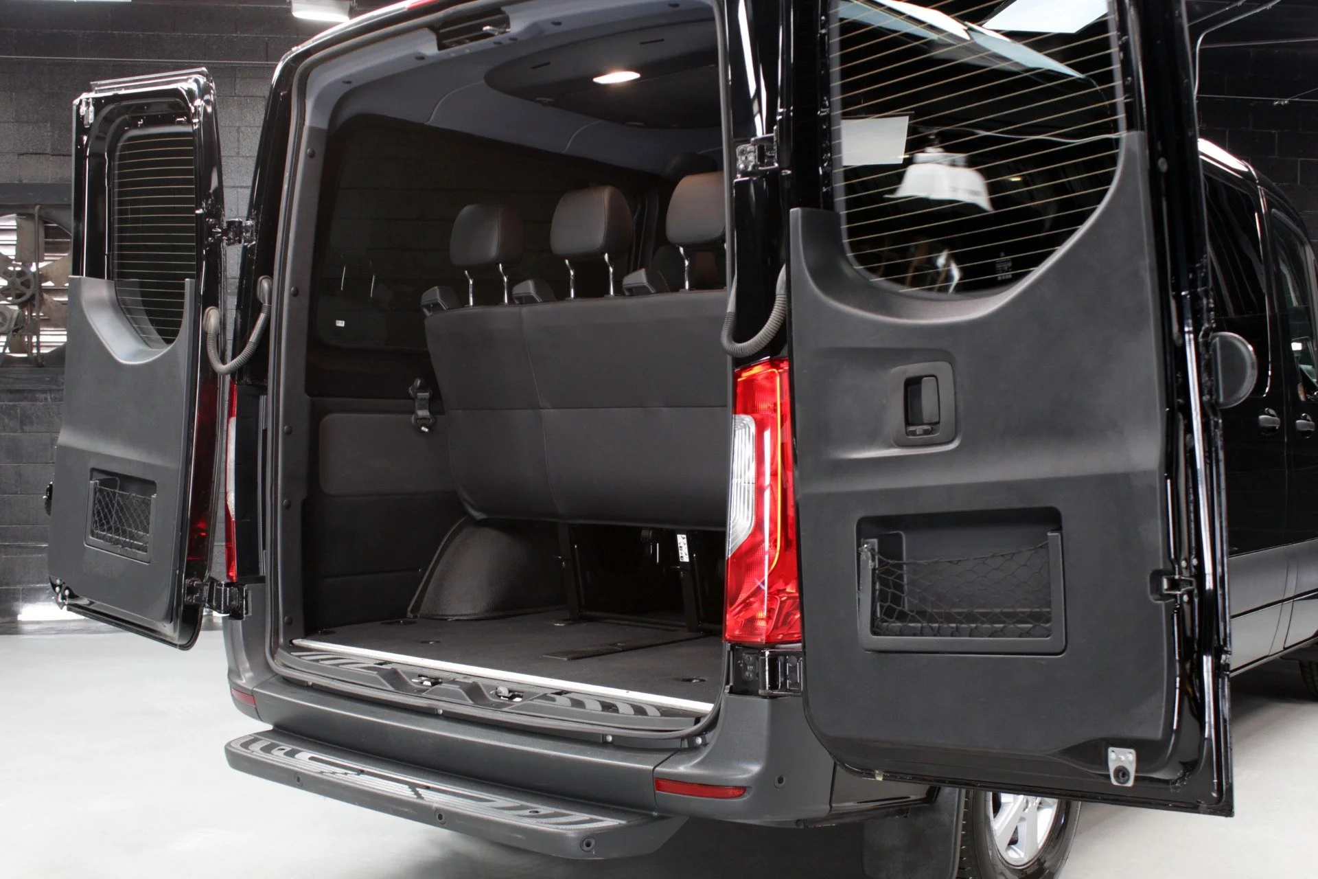 Sprinter Van 2500 Image3.jpg