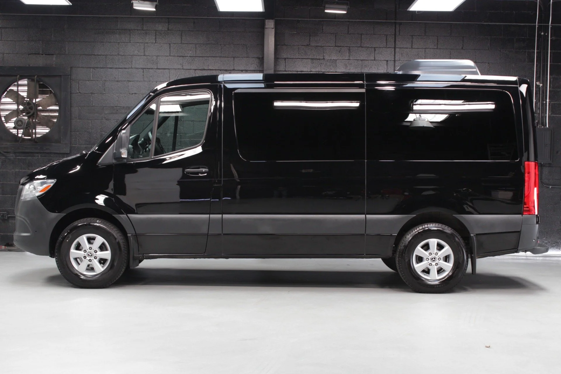Sprinter Van 2500 Image.jpg