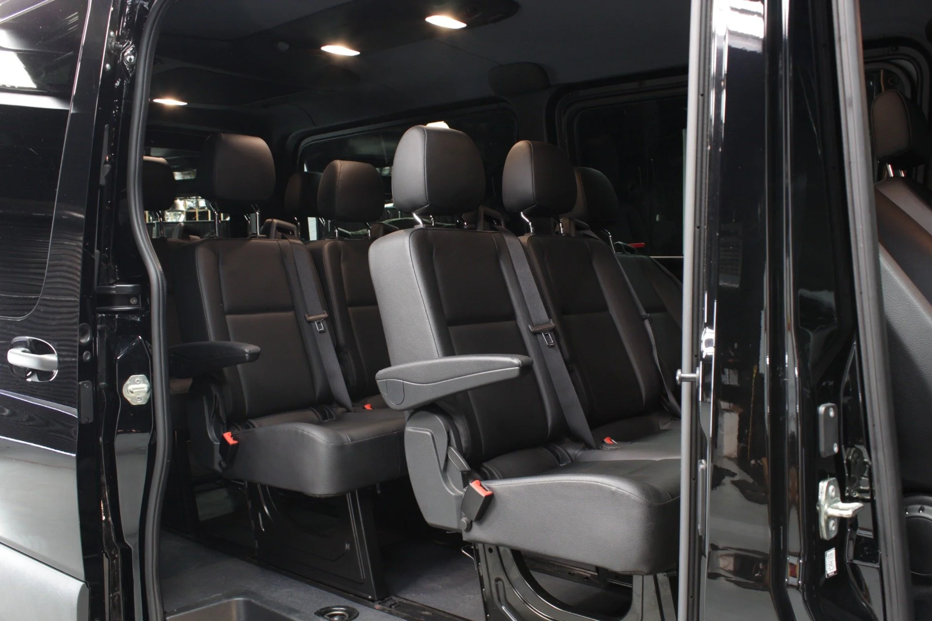 Sprinter Van 2500 Image19.jpg