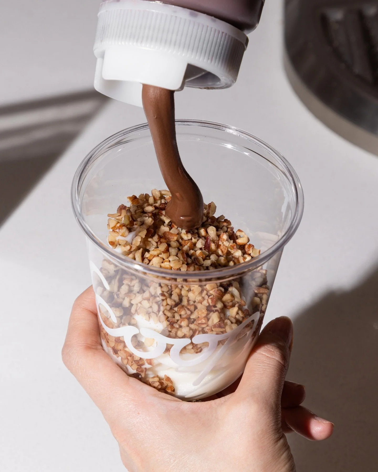 Swipe. It gets better. 🍧

Arma tu Scoop Sundae en capas con tu helado y toppings favoritos.
Disponible en todas nuestras sucursales 🫰🏼