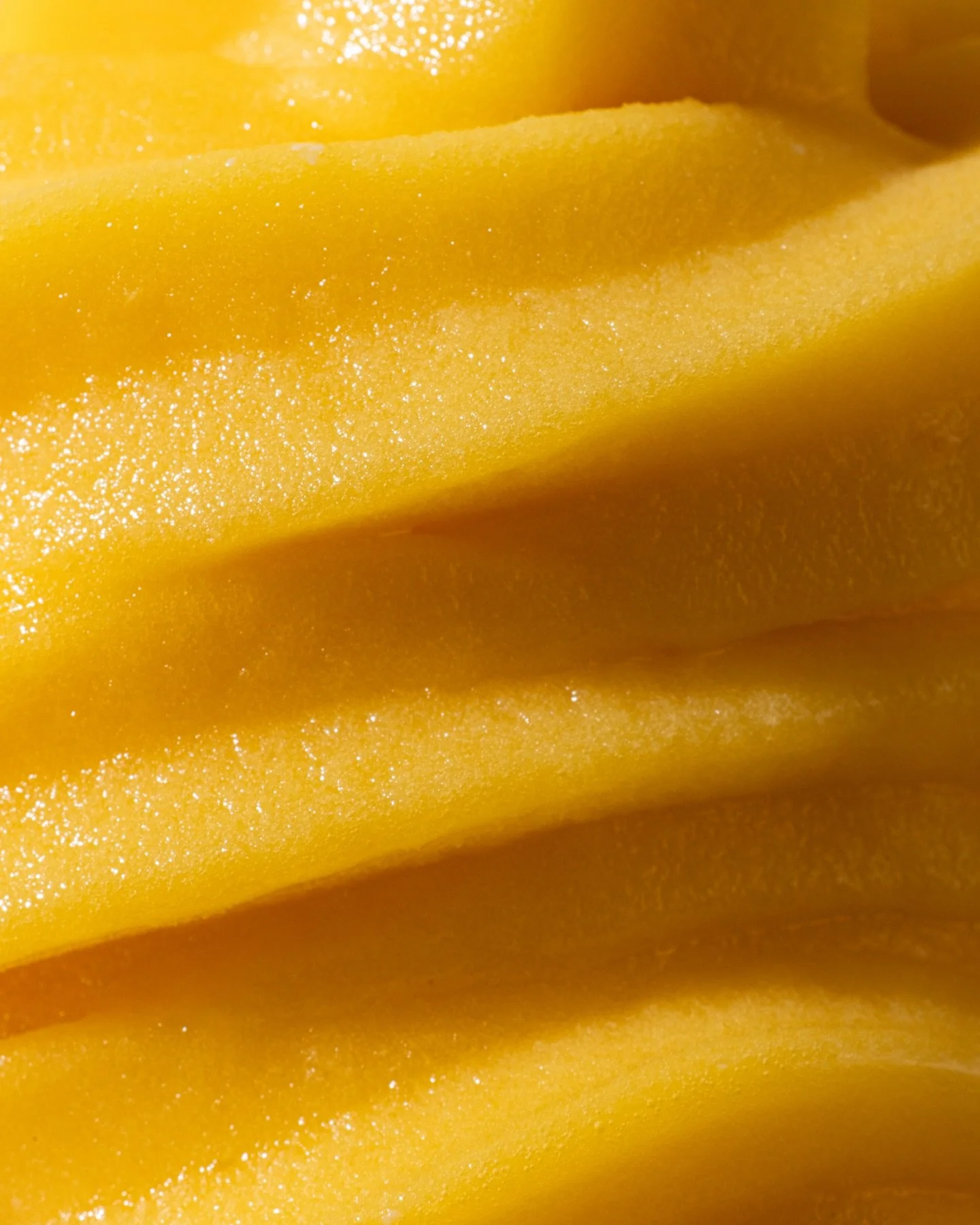 Mango is my love language 🥭💌

Sorbet de mango a base de agua, sin az&uacute;car, l&aacute;cteos ni gluten. 46 cal por 85 g.