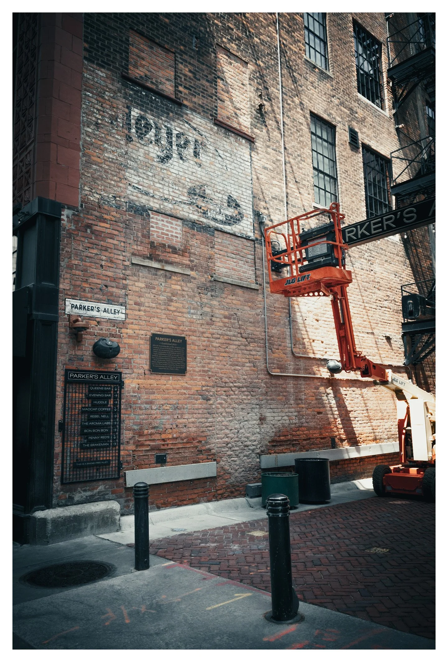 Parker's Alley is where Detroit's industrial past blends seamlessly with its modern creative energy. Hidden between historic brick buildings, it has become one of the city's most charming spots for coffee, shopping, and discovering local culture.