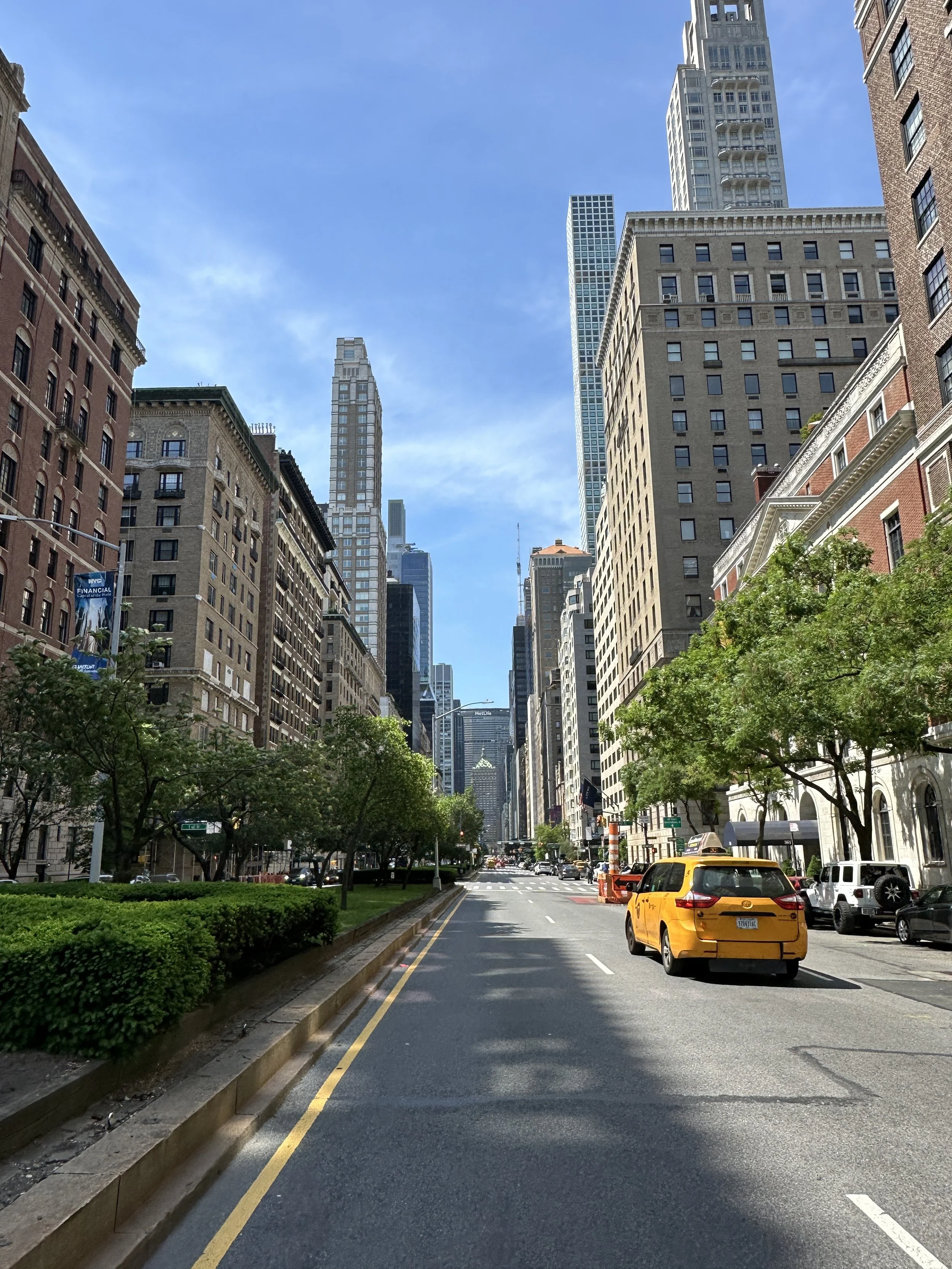 Park Avenue embodies classic New York sophistication and restraint.
Wide lanes, refined architecture, and a sense of order create a calm contrast to the city’s faster streets.
Here, New York feels composed, timeless, and quietly powerful.