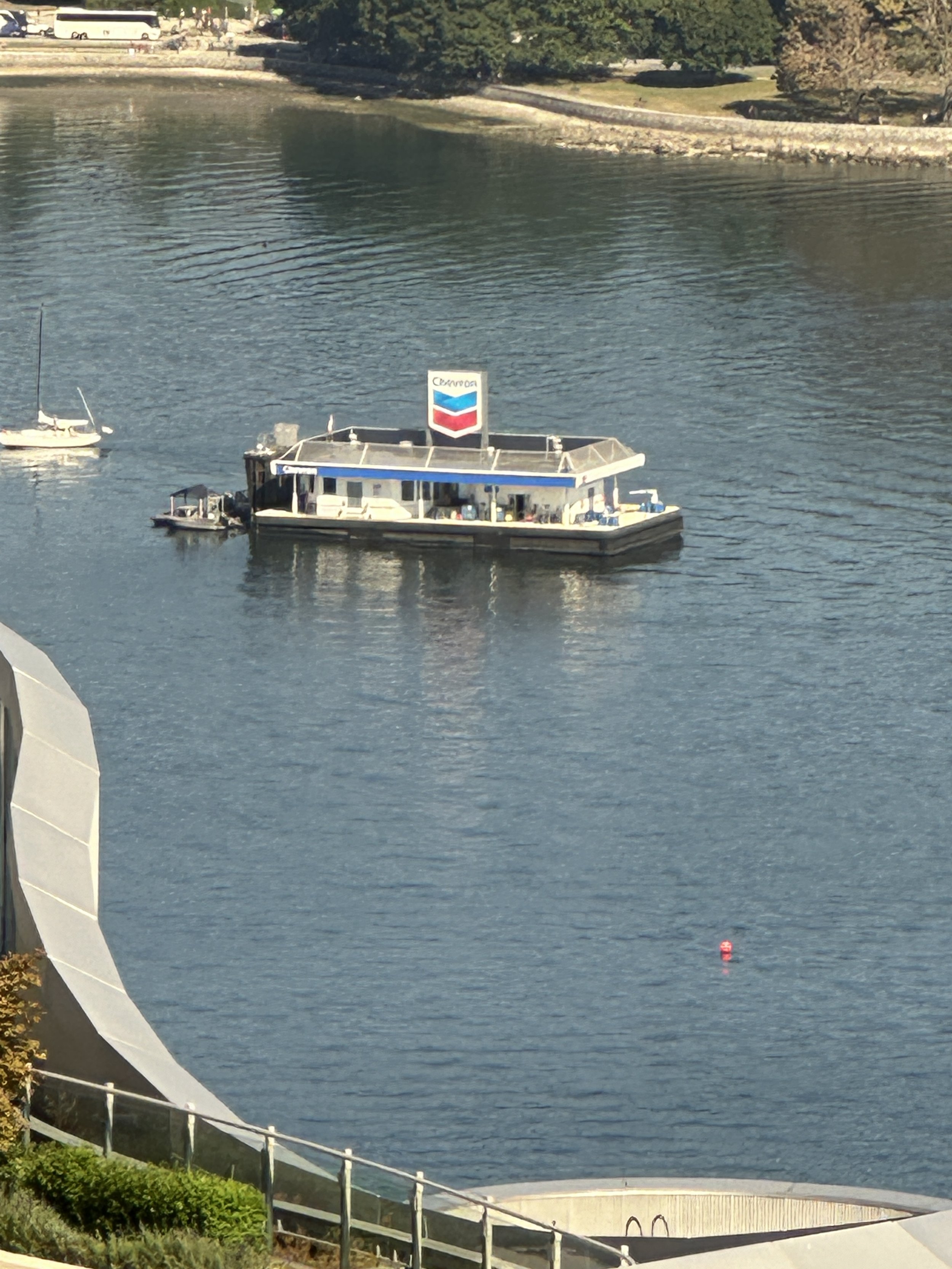 A floating gas station in Vancouver Harbour highlights the city’s close relationship with the water.
Surrounded by boats and skyline, everyday infrastructure becomes part of the maritime landscape.
It’s a small but striking detail that shows how seam