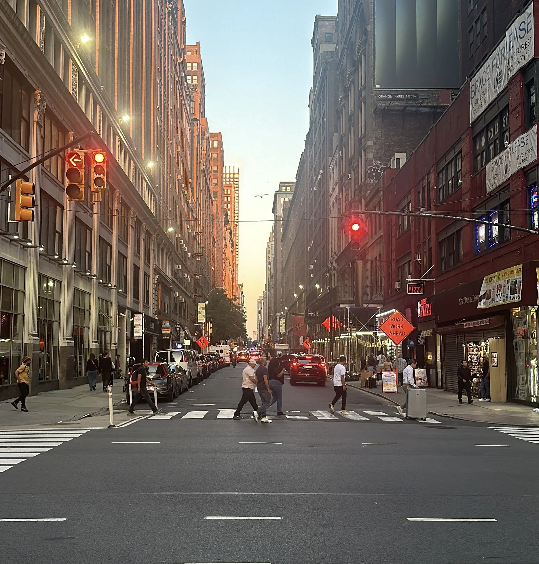 Lined with iconic architecture, flagship stores, and constant movement, it captures the city’s ambition.
Walking along Fifth Avenue feels like experiencing New York in its purest form.
