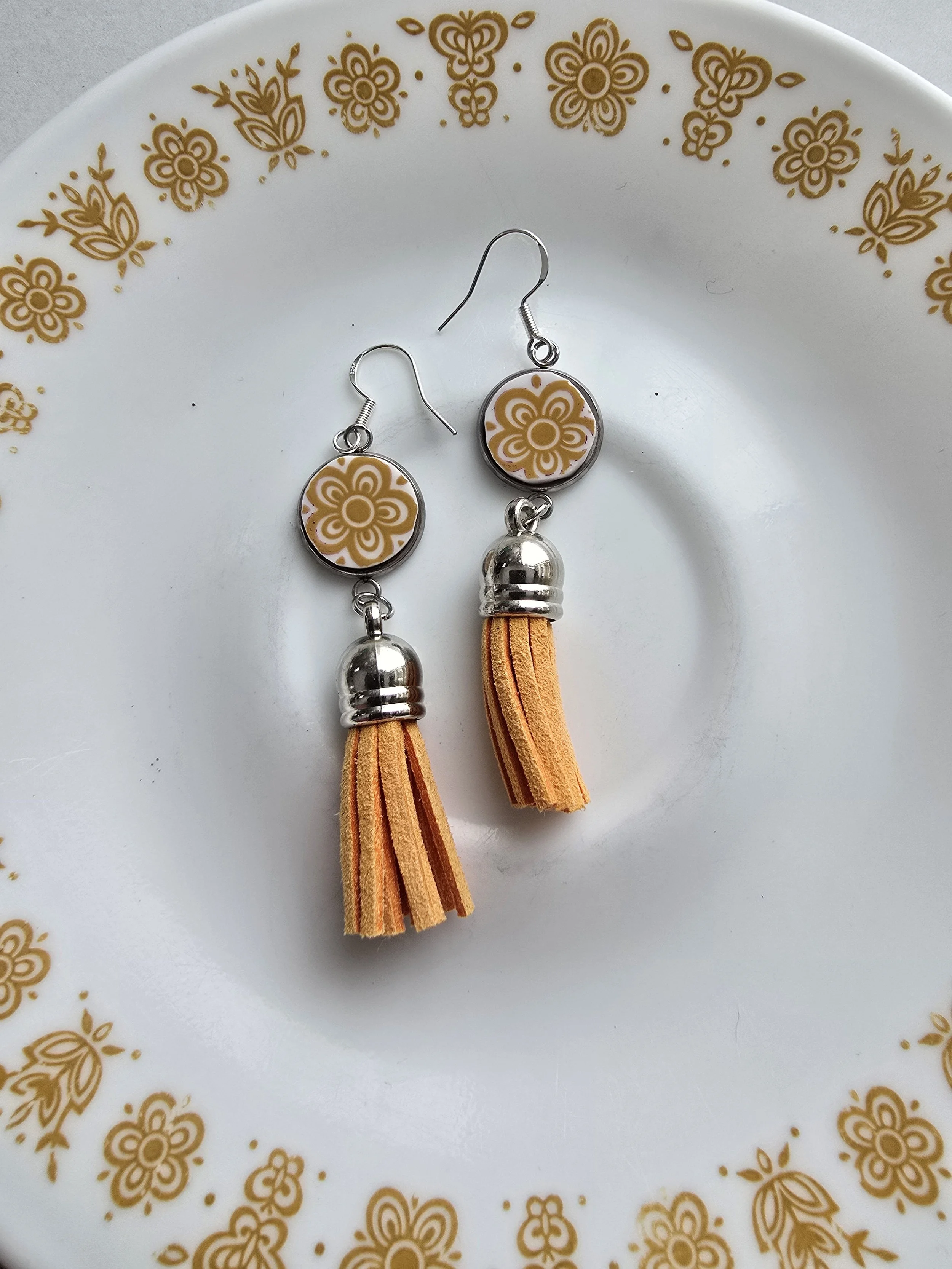 Corelle Gold Butterfly broke plate dangle earrings