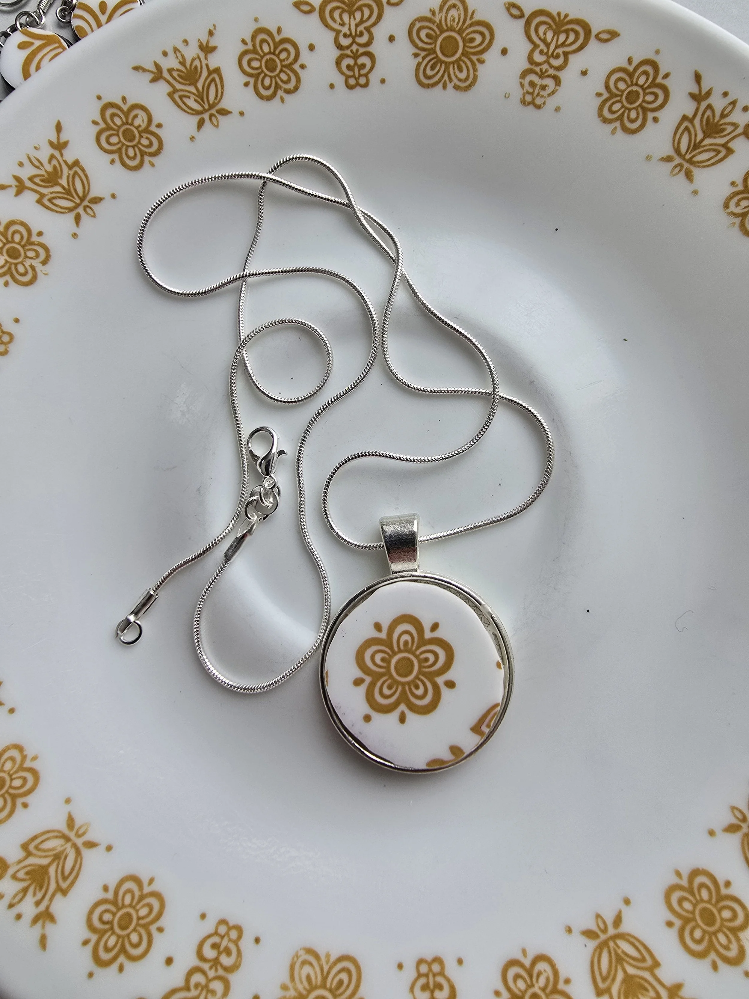 Corelle Gold Butterfly Broken plate pendant necklace