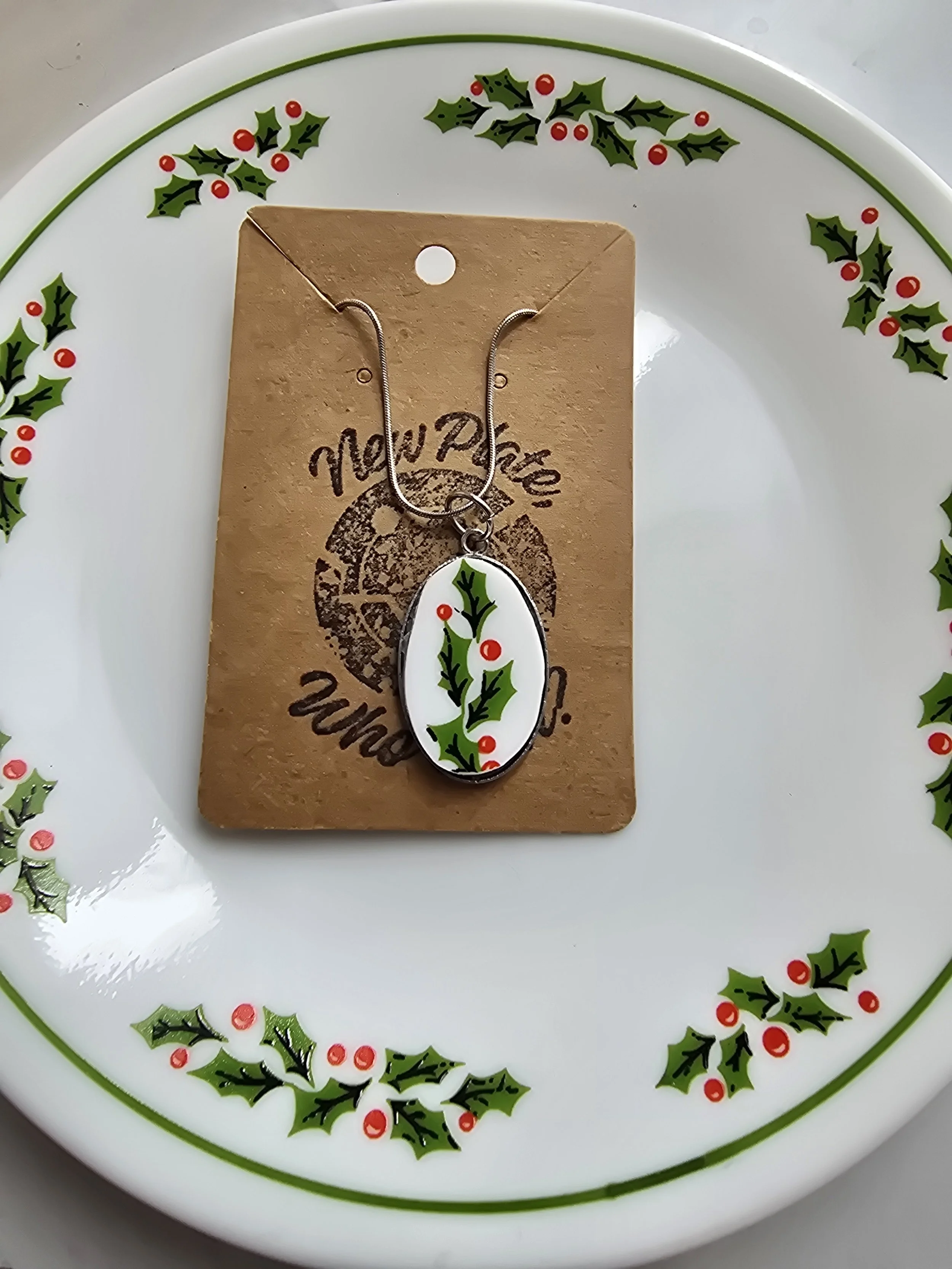 Corelle Holly Days Broken Plate pendant necklace