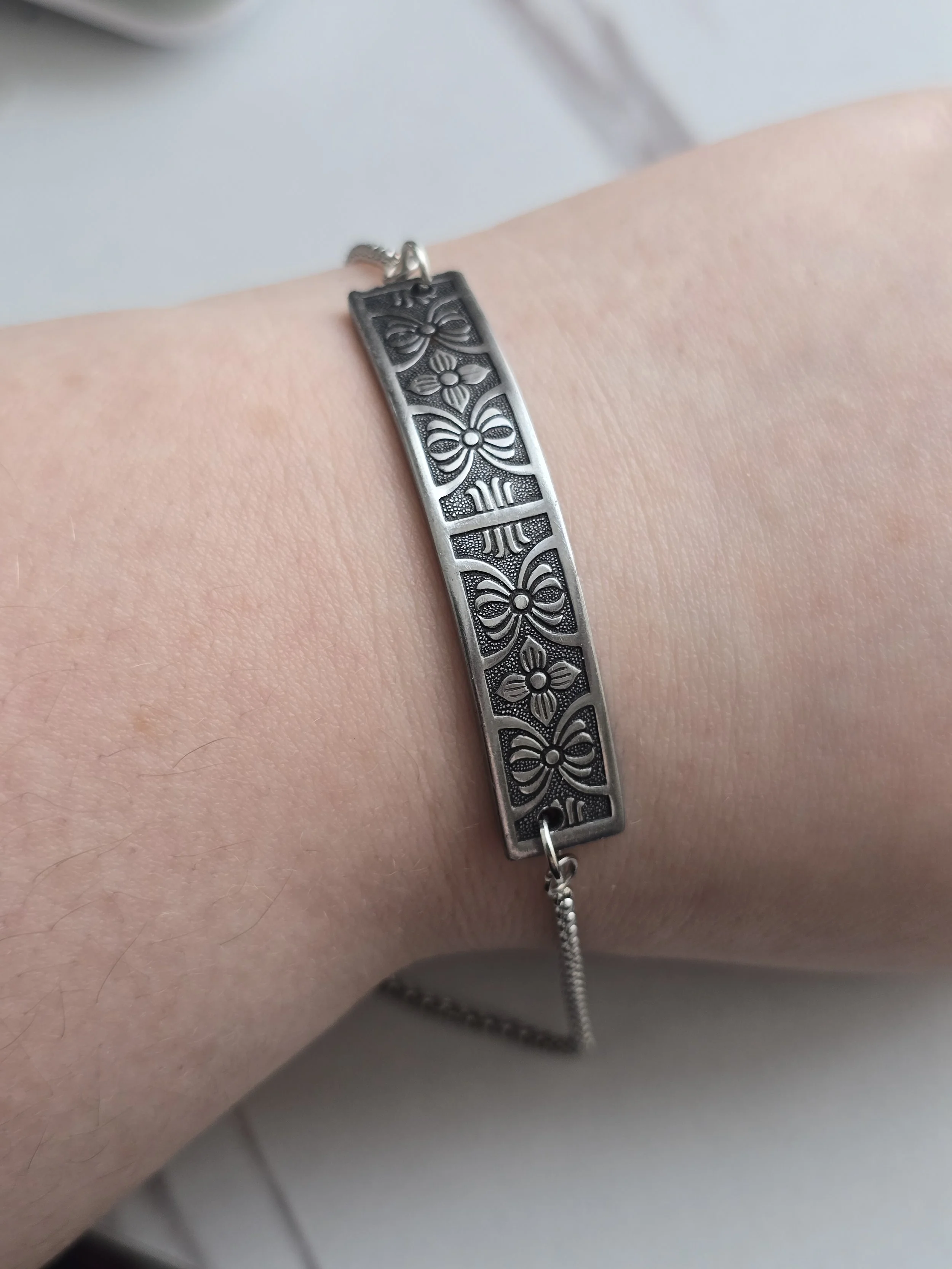 Patterned silverware bracelet